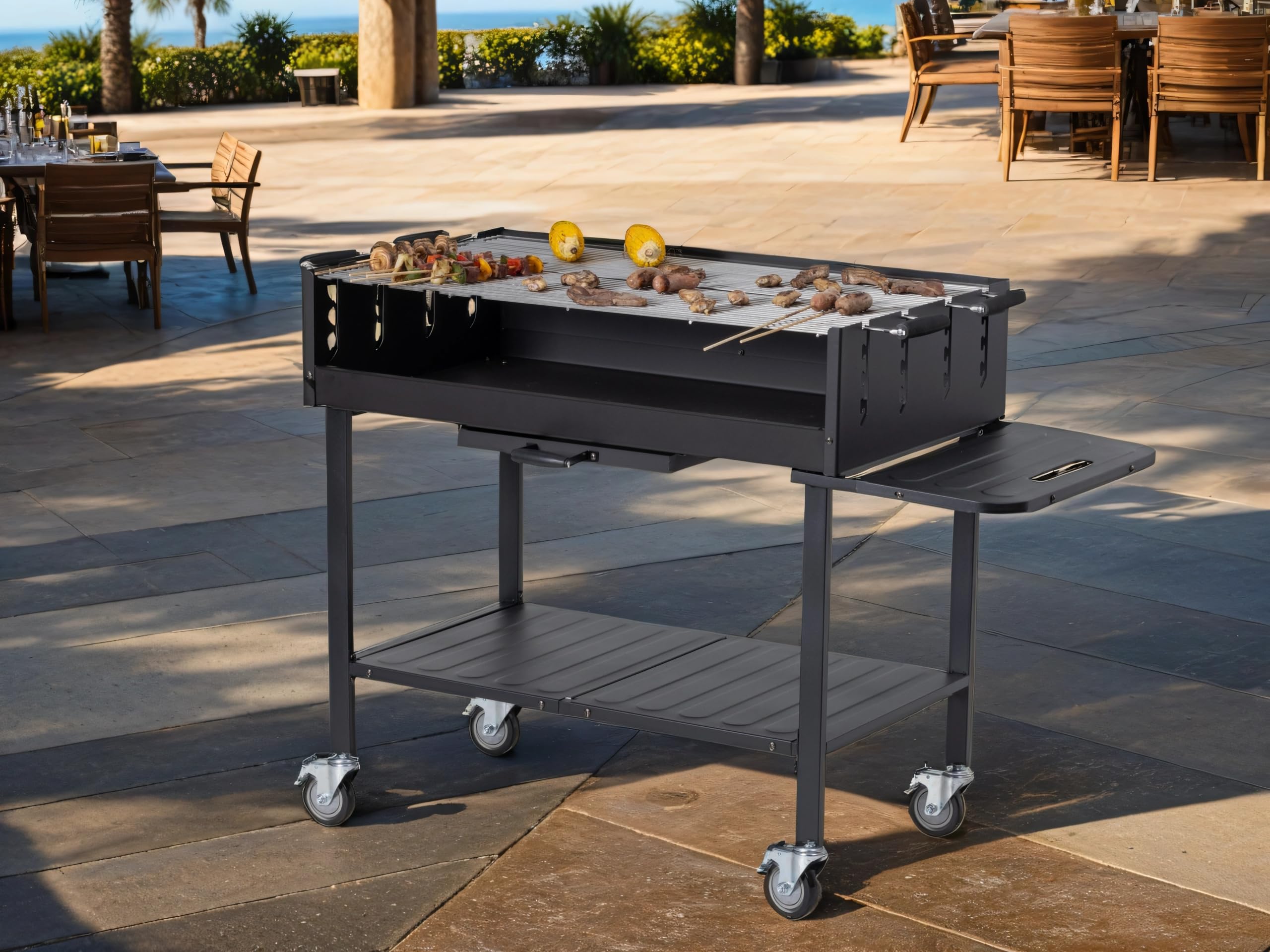 METRO Professional Barbacoa de Carbón con Ruedas, Acero/Acero inoxidable, Rejillas Ajustables, Mesa lateral, Funda Protectora, Negro