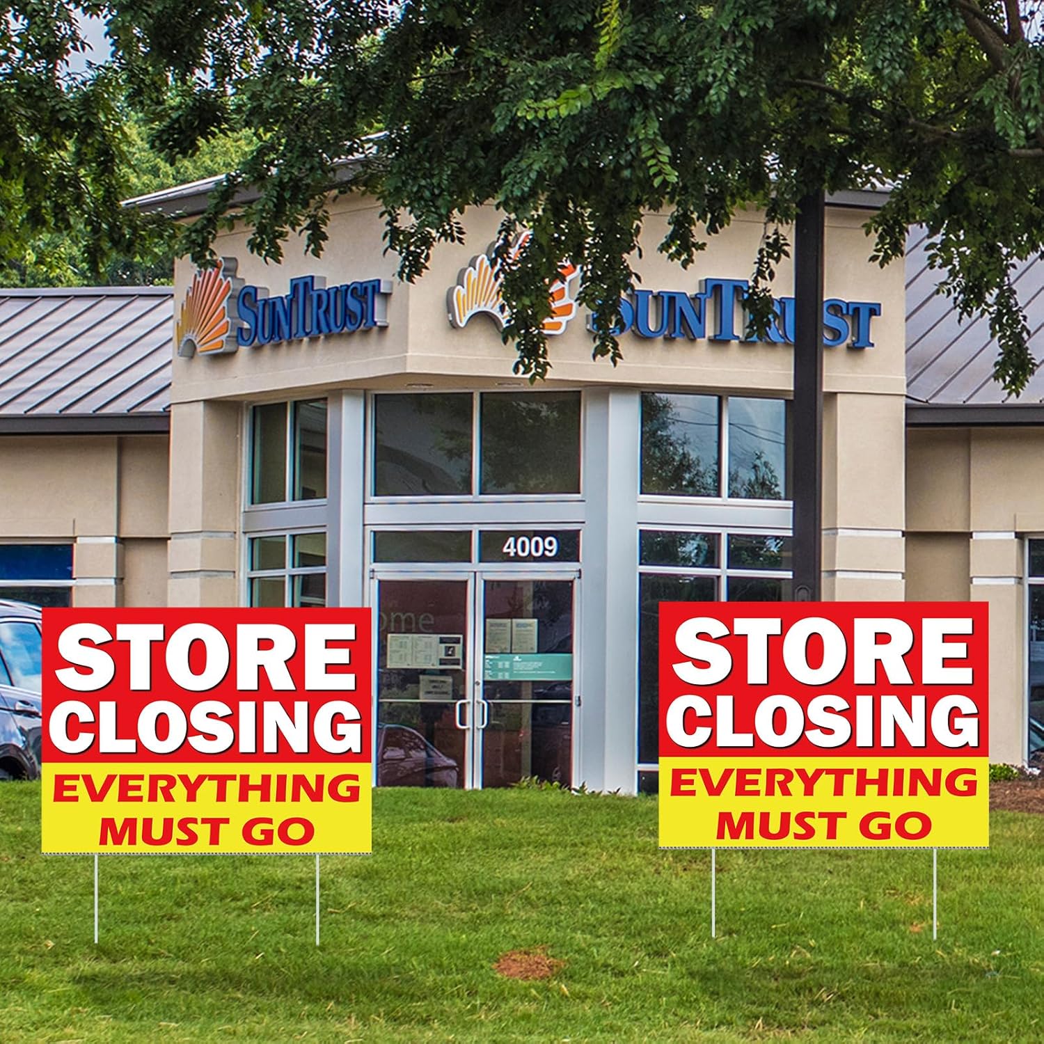 Leinuosen 6 Pcs Store Closing Everything Must Go Yard Signs with Plastic Ground Stakes Business Liquidation Display Board Outdoor Store Clearance Lawn Yard Signs 15.8 x 11.8 Inches
