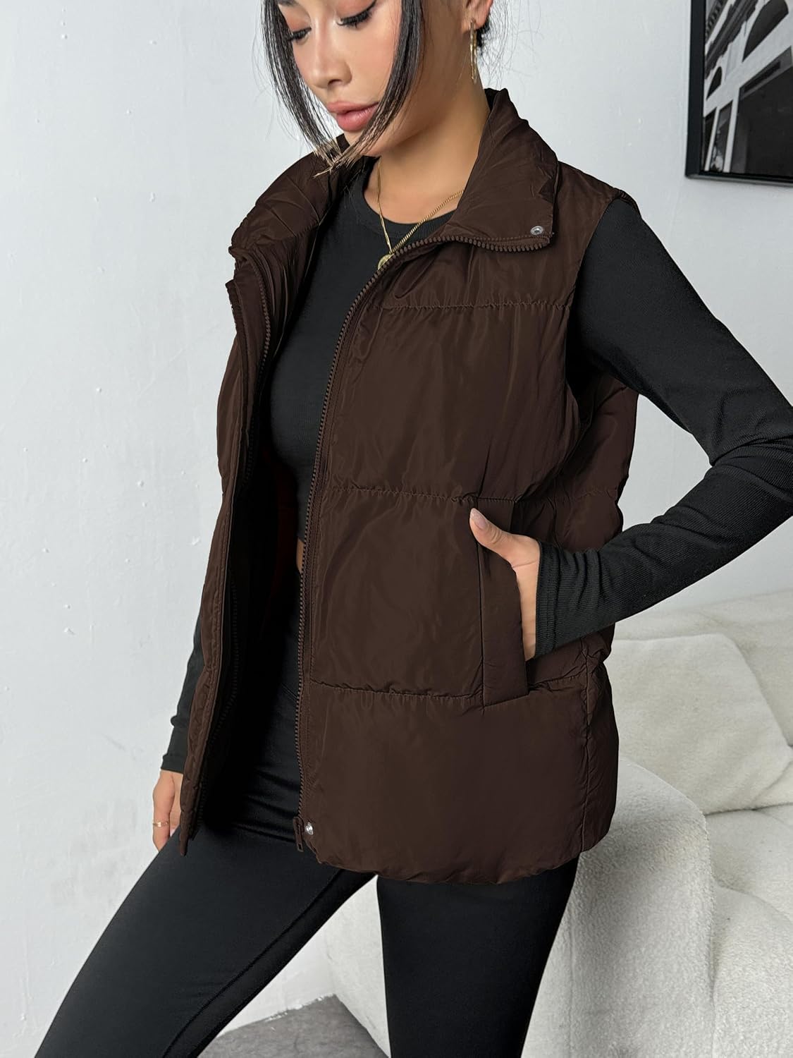 Zeagoo Women Puffer Vest Lightweight Stand Collar Sleeveless Winter Warm Zip Up Padded Outerwear Jackets with Pockets S-XXL