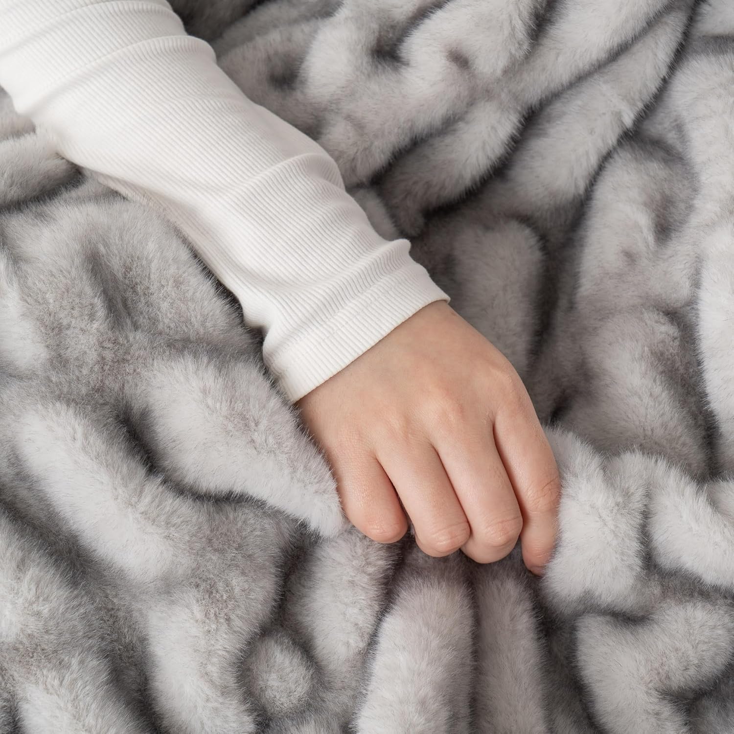 Battilo Rabbit Faux Fur Throw Blanket for Couch, Soft Fluffy Ruched Fur Blanket with Grey Tip, Cozy Thick Warm Fuzzy Large Mink Blanket for Bed Chair Home 60"x80"(Tip Dye Light Grey) - Image 4