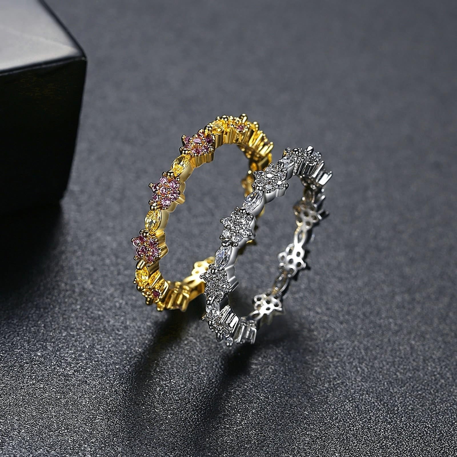 18 Karat Gelbgold Ring Frauen Diamant Weiß, Damenring mit Blumen-Zirkonia