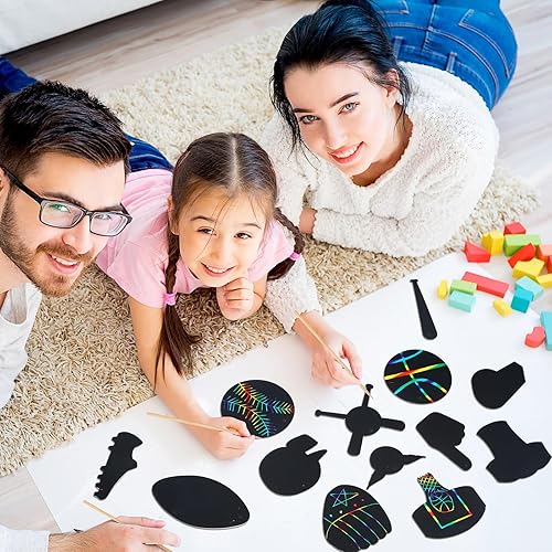 Miniatura 3 de Qilery Juego de 70 piezas de papel deportivo para raspar con lápiz óptico de madera y cintas, pelota deportiva, almohadilla de papel arcoíris para