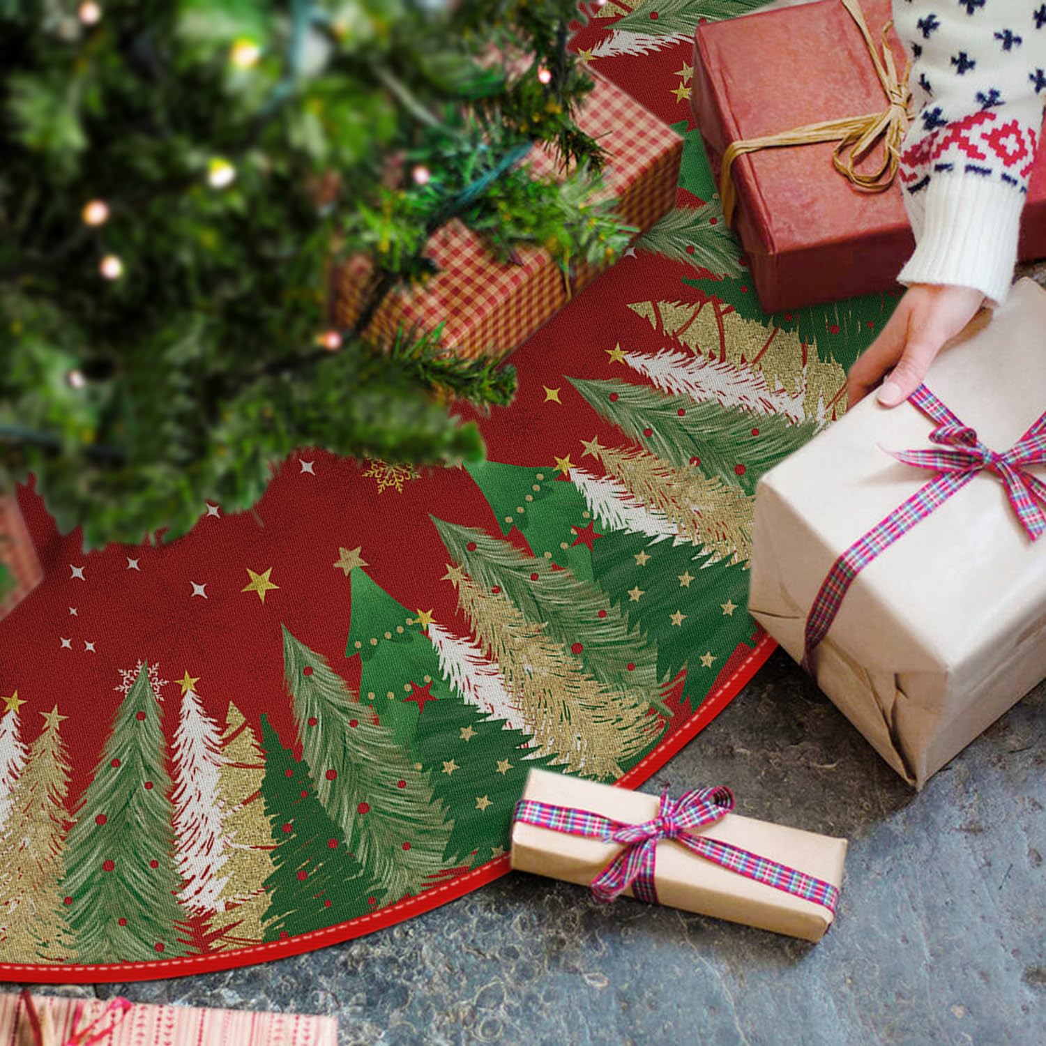 AVOIN colorlife Christmas Star Snowflake Red Christmas Tree Skirt 36 Inch, Fir Pine Spruce Winter Holiday Tree Mat Decoration