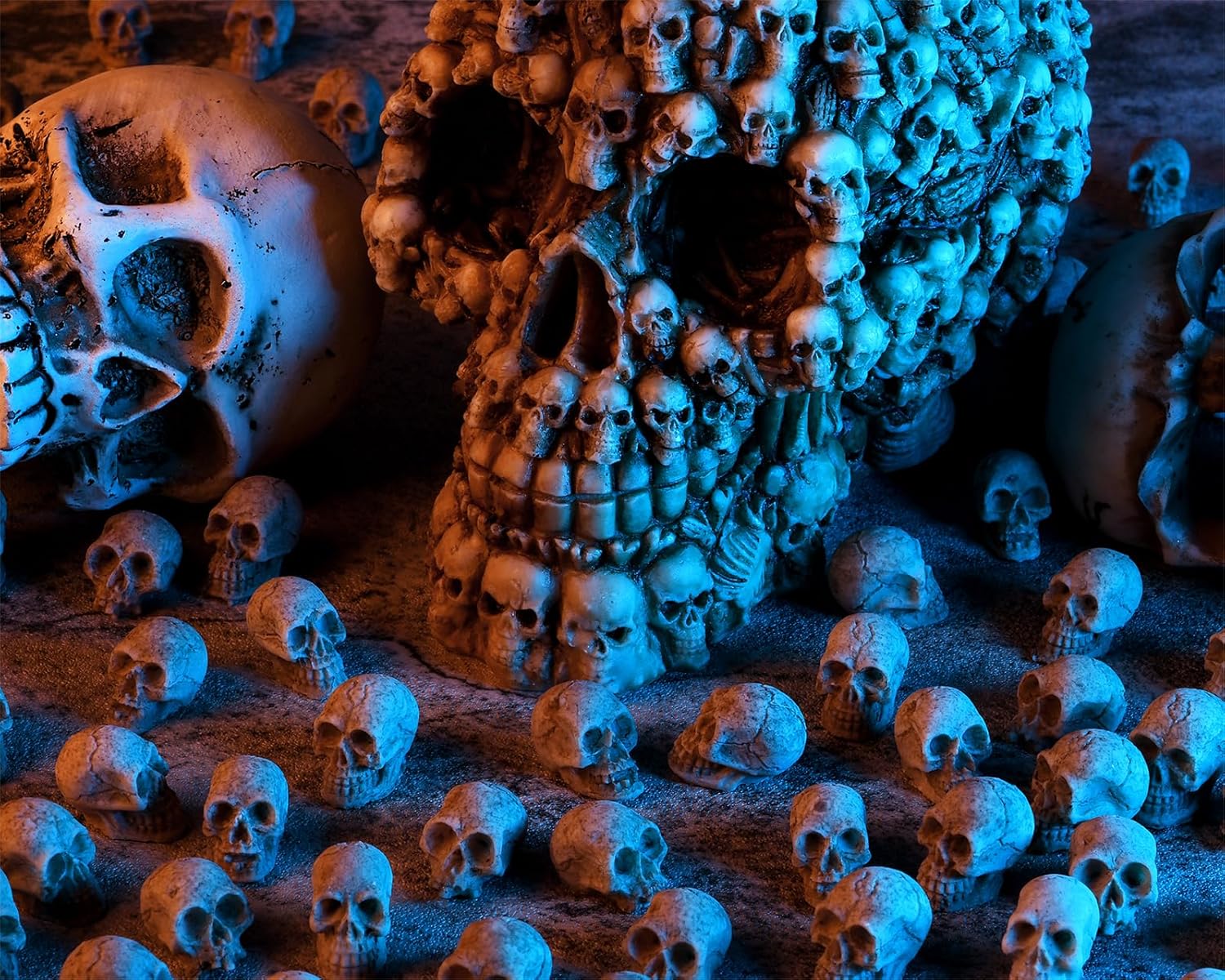 DS. DISTINCTIVE STYLE Skull Toilet Paper Holder and 40 Pieces Mini Skeleton Head Figurines, Crafts and Halloween Decoration