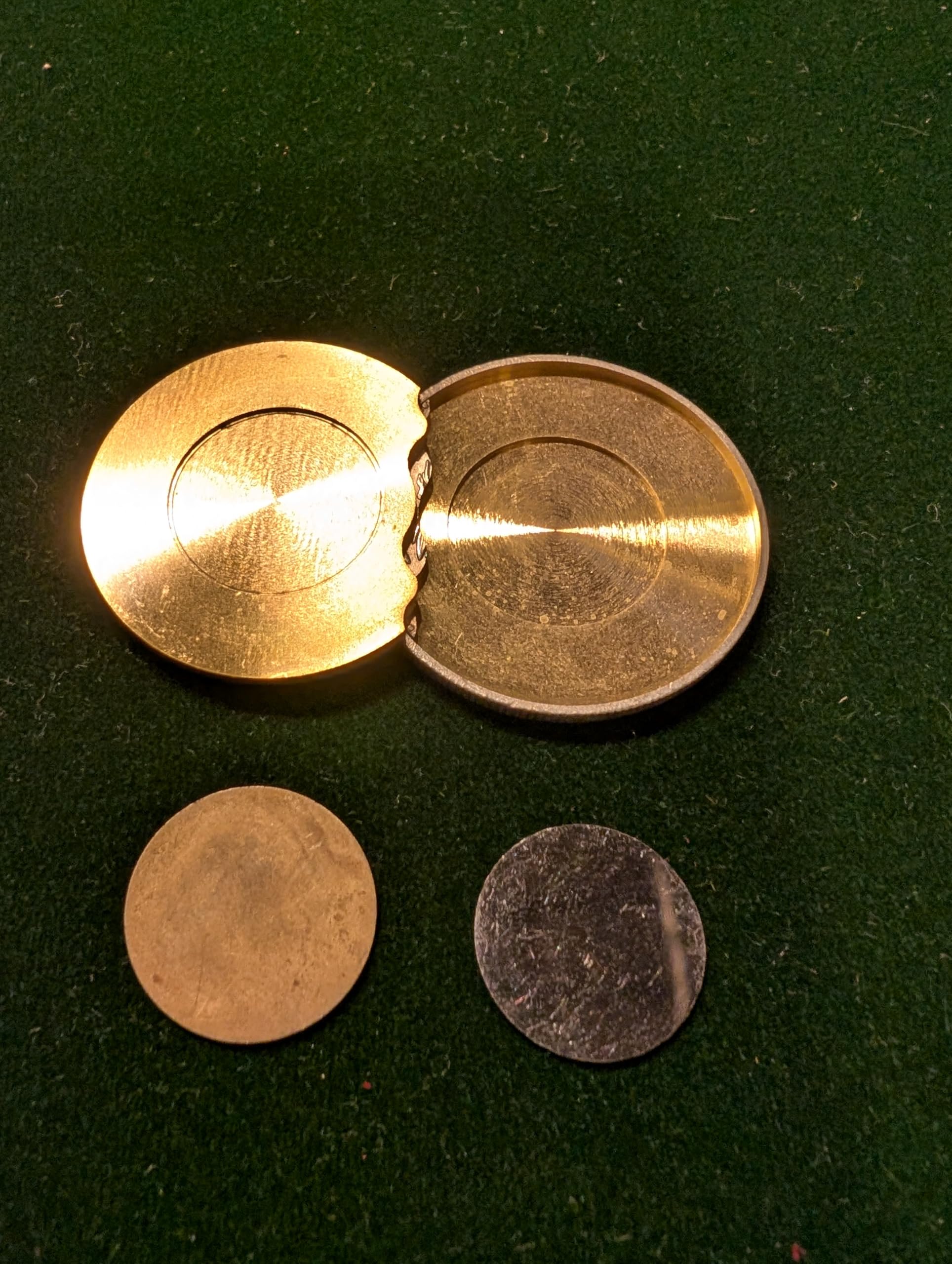 Amazon | 多目的フリッパーコイン・モルガンダラー（手品用の特殊なコインです。２枚が一瞬で１枚になるマジックなどが簡単にできる）手品 コイン消失  | マジック・手品 | おもちゃ