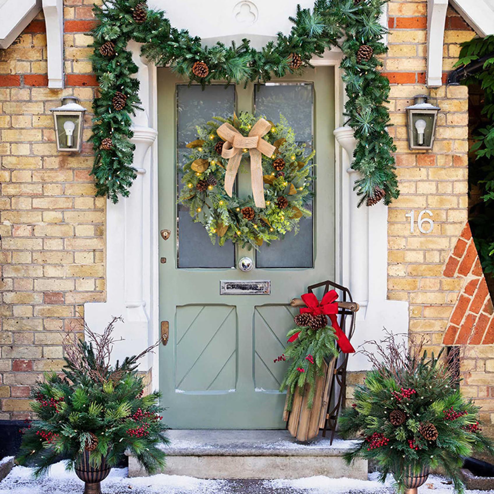 Couronne Artificielle, Couronne de Noël avec des lumières LED, Noël Suspendu de 18 Pouces avec Grand Arc, pinone, Feuilles pour la Porte d'entrée décor Vacances