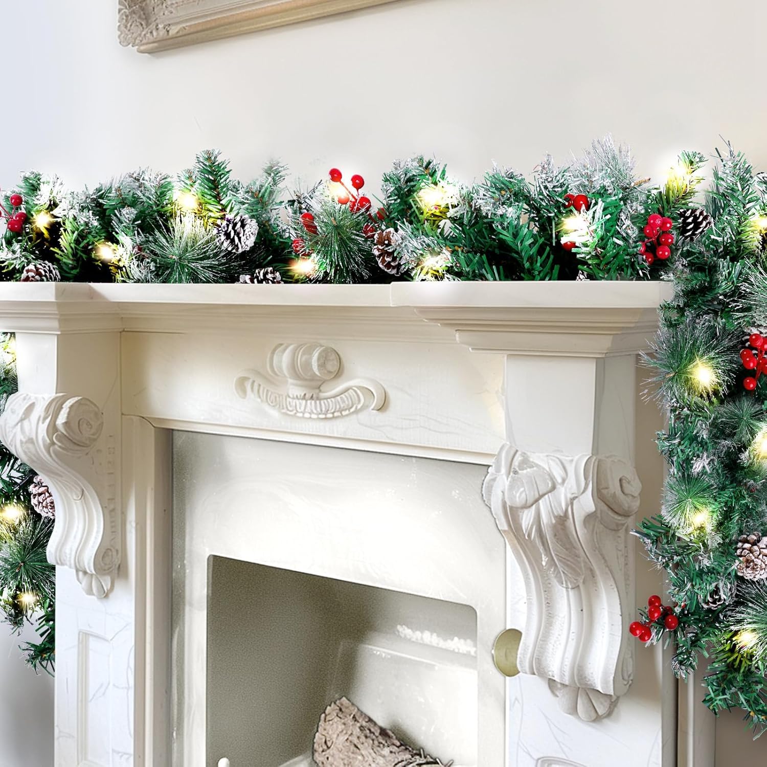 Guirnalda de Navidad de 9 pies con luces, guirnalda artificial iluminada para interiores para escaleras, chimenea, 50 luces, guirnalda verde, conos,