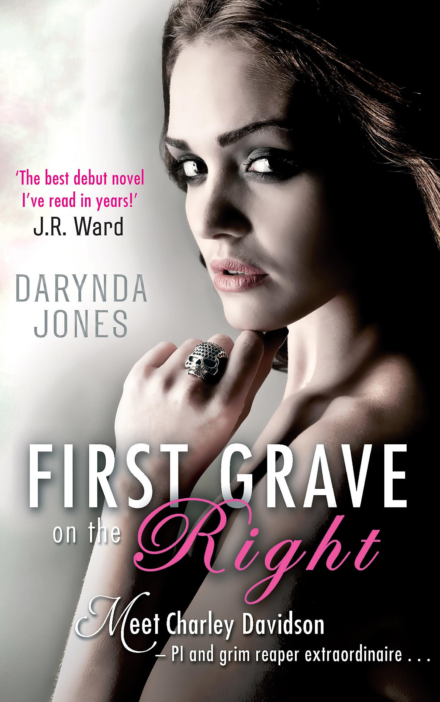 First Grave On The Right : Number 1 in series