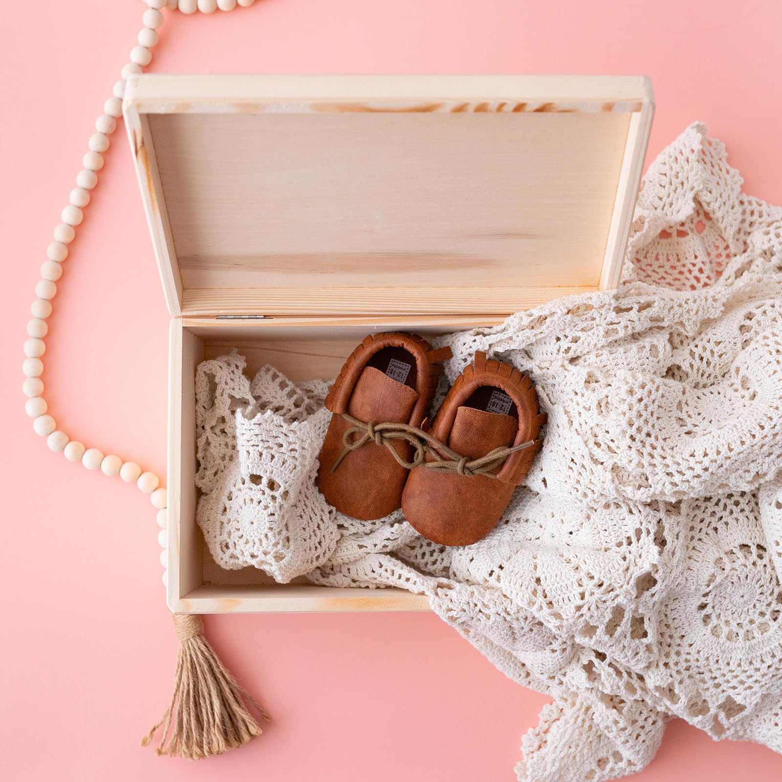 Bärenfreunde - Personalisierte Erinnerungsbox Baby mit Spezial-Druck - Individuelle Baby Erinnerungsbox - Erinnerungskiste aus Holz - Geschenk zur Geburt (S | Klappdeckel,Schildkröte rosa)
