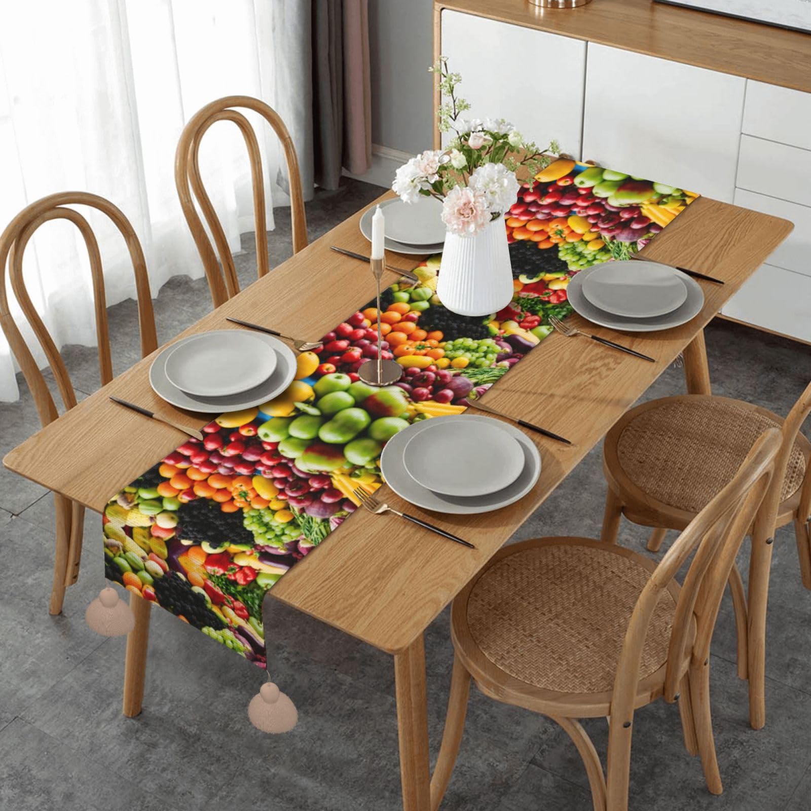 Chemin de table imprimé fruits pour une ambiance de ferme et repas de mariage champêtre