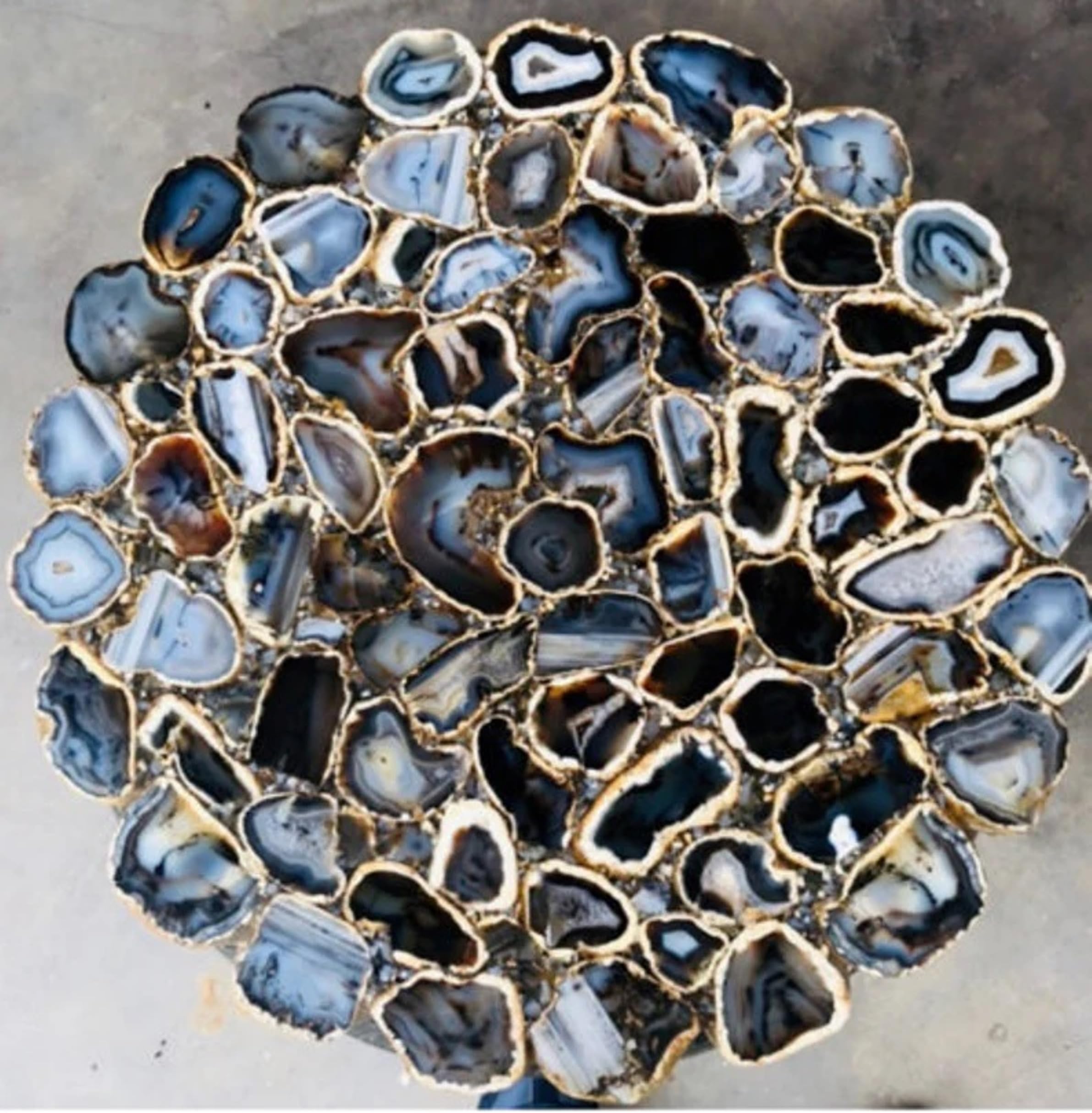 Table basse ronde en résine de marbre et agate noire, mobilier d'exception
