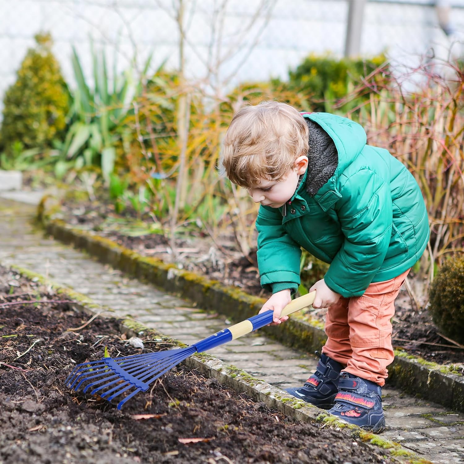 NNG 2 PCS 27" Metal Kids Leaves Rakes and 2 Pairs Kids Gloves,Small Kid Lawn Rakes with Wooden Handle,Garden Tool Set for Boys and Girls
