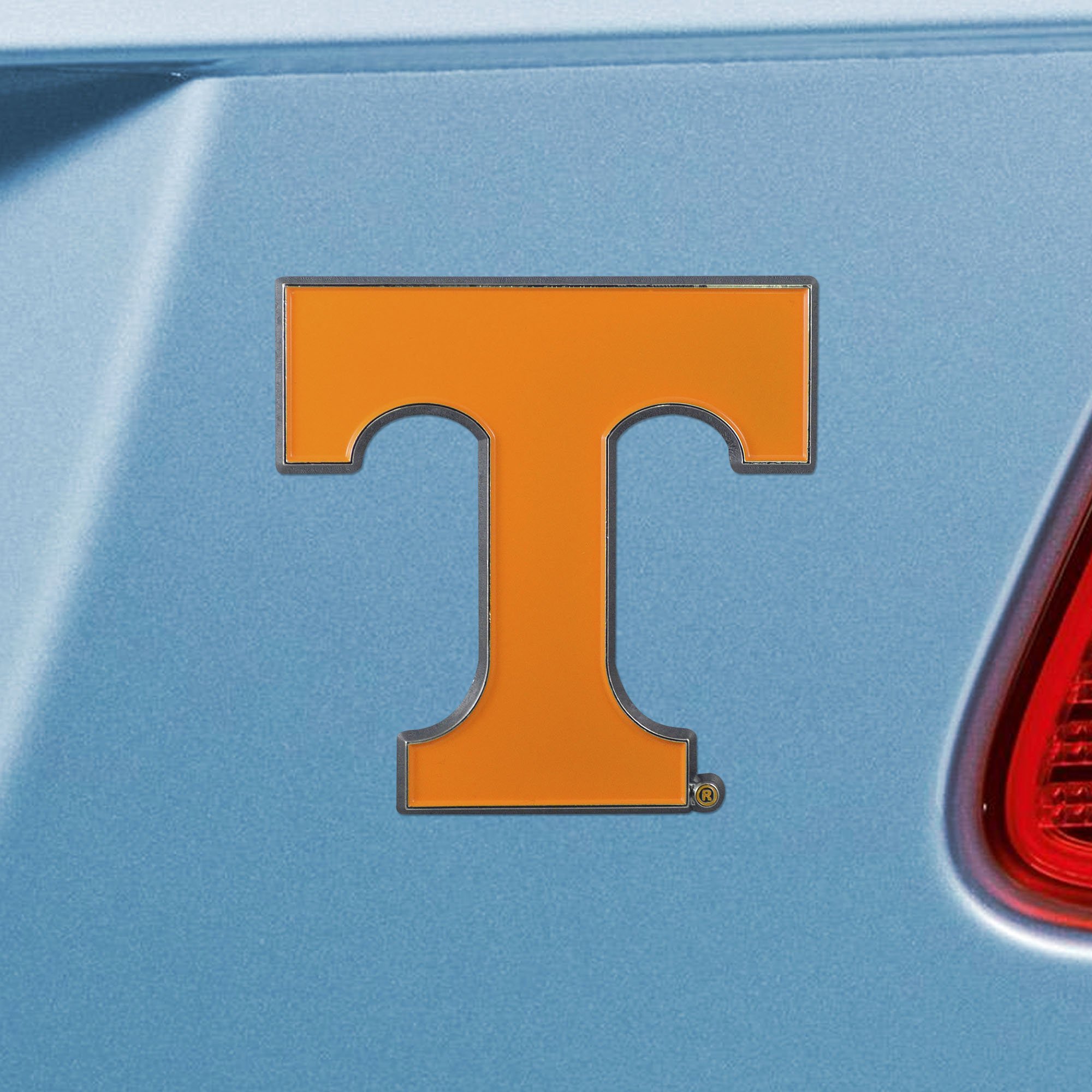 FANMATS NCAA 3D Color Metal Emblem, Diecut Team Logo Auto Emblem