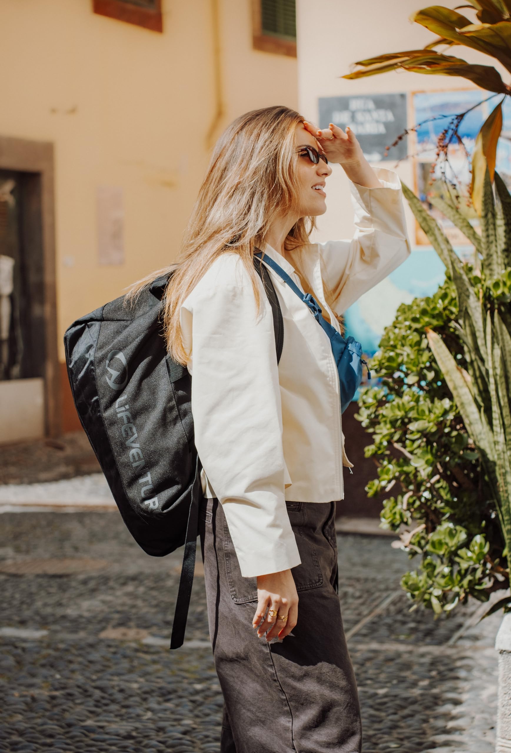 Bolsa de viaje Expedition Cargo Duffle de Lifeventure | 50 litros de capacidad con correas desmontables para llevarla como mochila