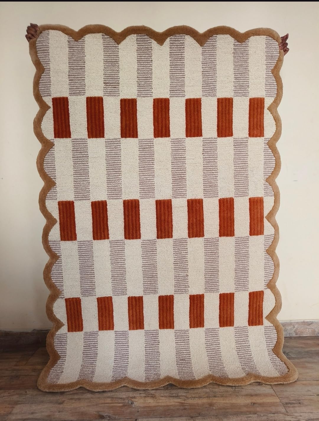 Tufted Area Rug with Scalloped Edges, Geometric Pattern, Beige Cream Rust Orange, Non-Slip Backing (270 * 270 cm)
