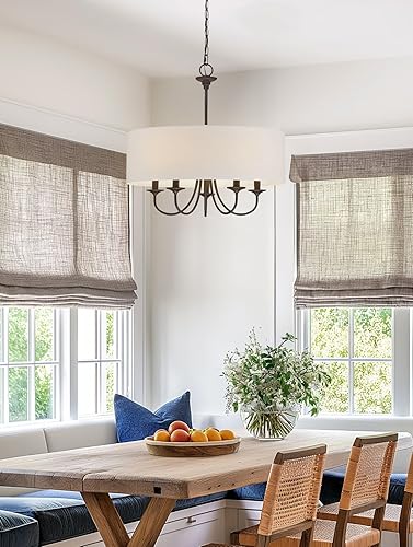 Miniatura 3 de Kira Home Quinn - Candelabro tradicional de 5 luces de 21 pulgadas  pantalla de tambor de lino blanco acabado bronce aceitado