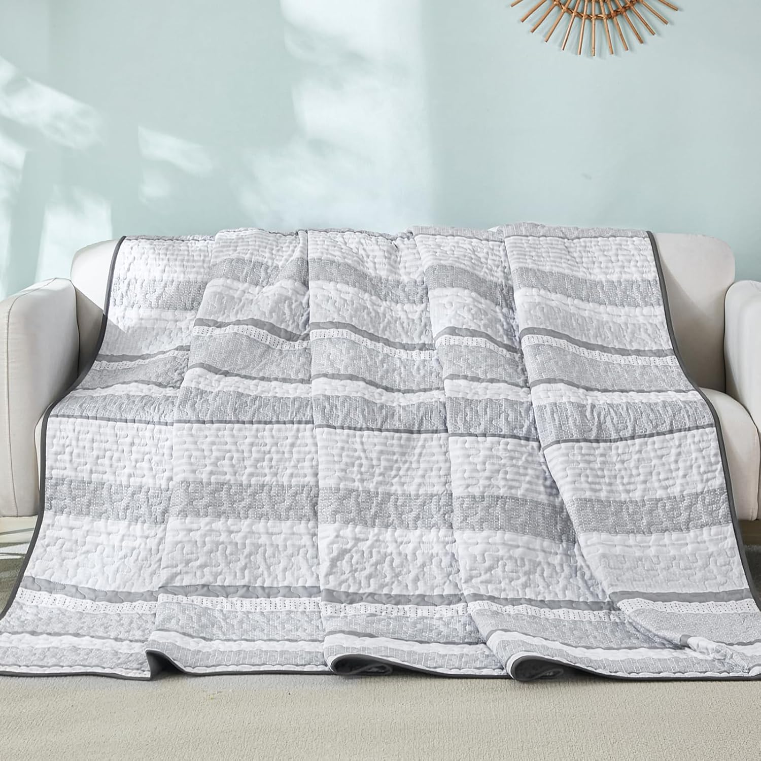 Dintszyayue Quilt Queen Size Grey White, 3 Pieces Boho Striped Bedspread Bedding for Queen Size Bed, Soft Lightweight Microfiber Bohemian Coverlet Set for All Season Quilts with 2 Pillowcases