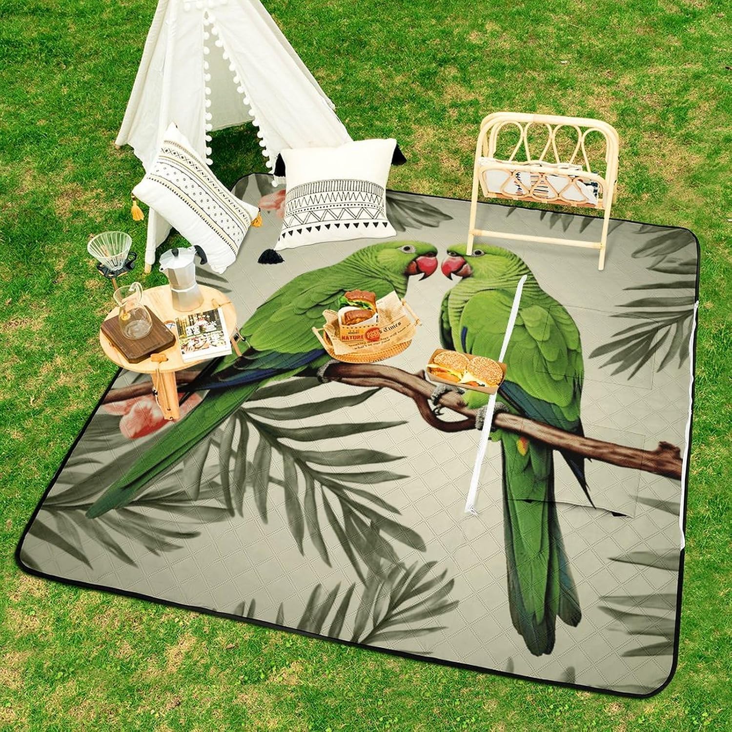 Couple Parrots Olive Picnic Blanket with Zipper Water Resistant Sand Free Picnic Mat Washable Foldable Easy Carry Beach Blanket for Lawn Beach Hiking Camping