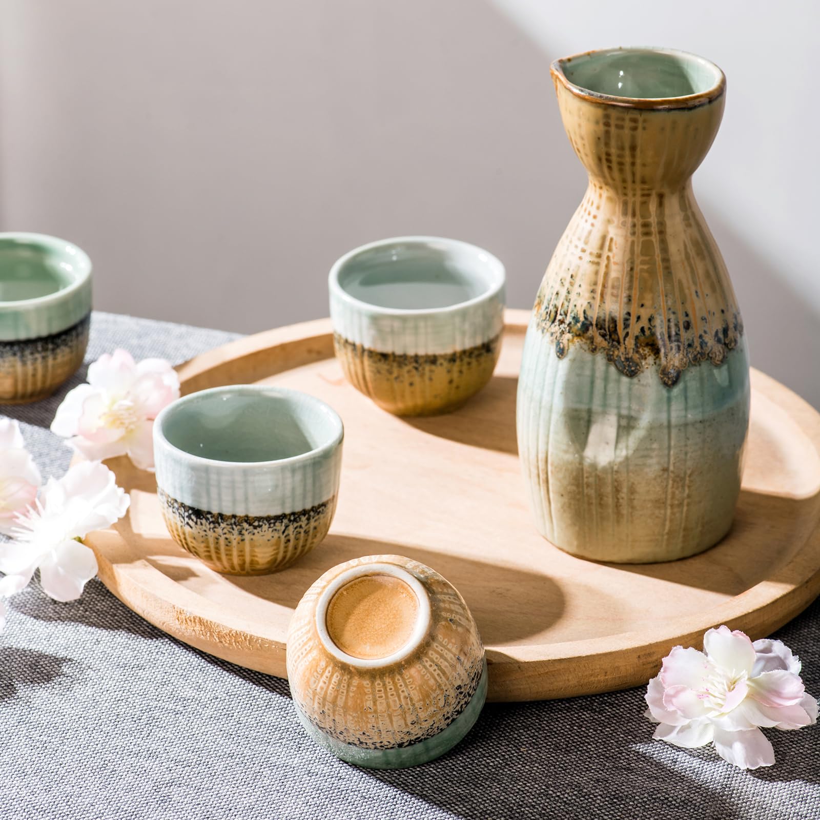 UNICASA Sake Set Keramik Mit Becher und Wein Topf für Wärmeren - 1 Sake-Topf 4 Sakebecher, Hellblau