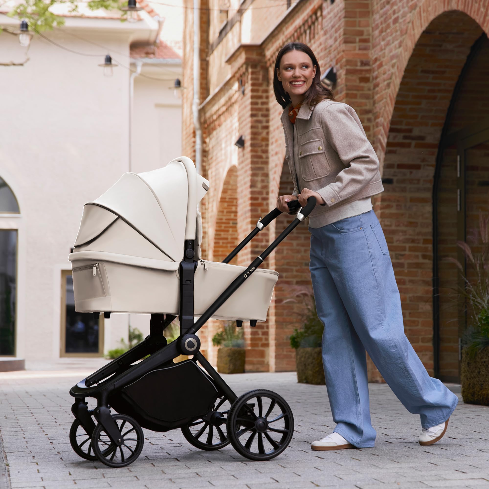 LIONELO MIKA PLUS 3 en 1 Silla de Paseo Bebe 0-48 meses a 22 kg Capazo hasta 9 kg Silla de Coche Portabebés hasta 13 kg, Respaldo Ajustable, Suspensión, Ruedas 360° Capota XXL Carrito de Bebe (Beige)