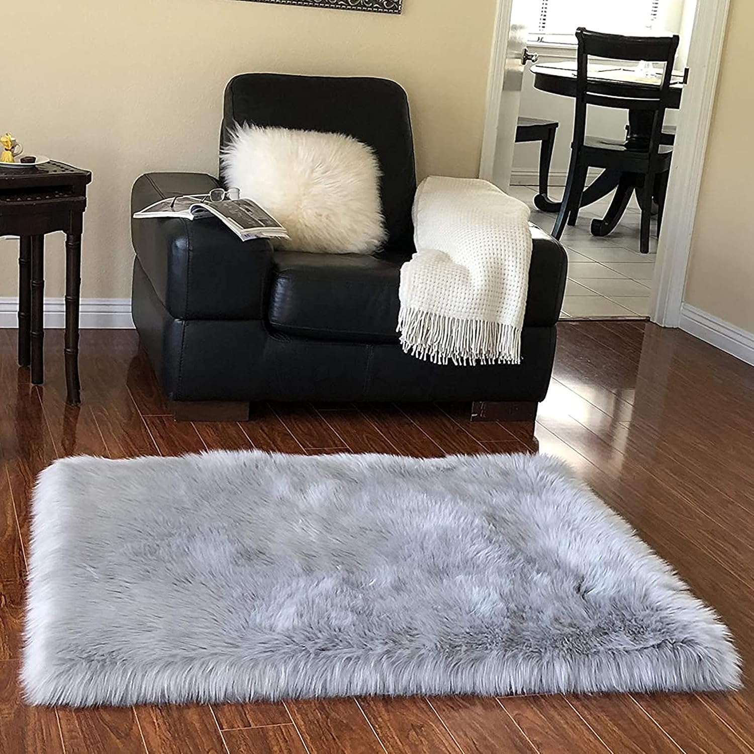 LAMBZY Faux Sheepskin Bedroom Rug Super Soft Hypoallergenic “Lena