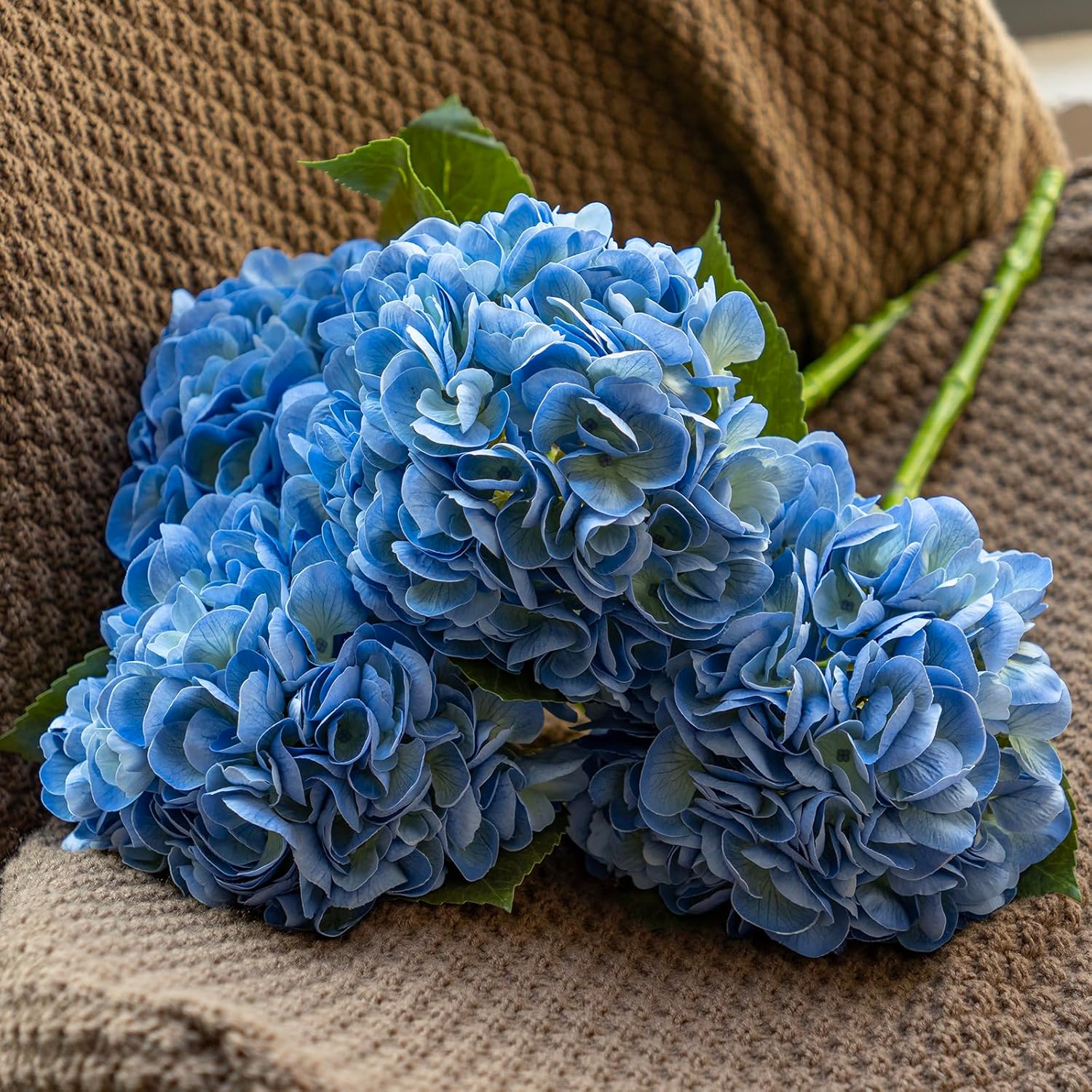 DUYONE 4pcs 22.4'' Realistic Large Artificial Hydrangea Flowers with Long Stem,Blue Lifelike Latex Soft Flowers for Home Decor Wedding Arrangements Party Living Room Bouquets Centerpieces