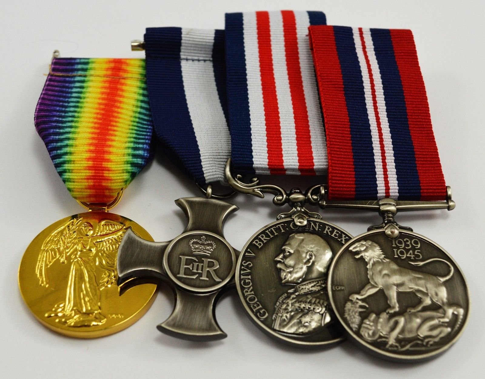 Superb Set of 4 Full Size Replica World War 1,2 Service Medals with Ribbons