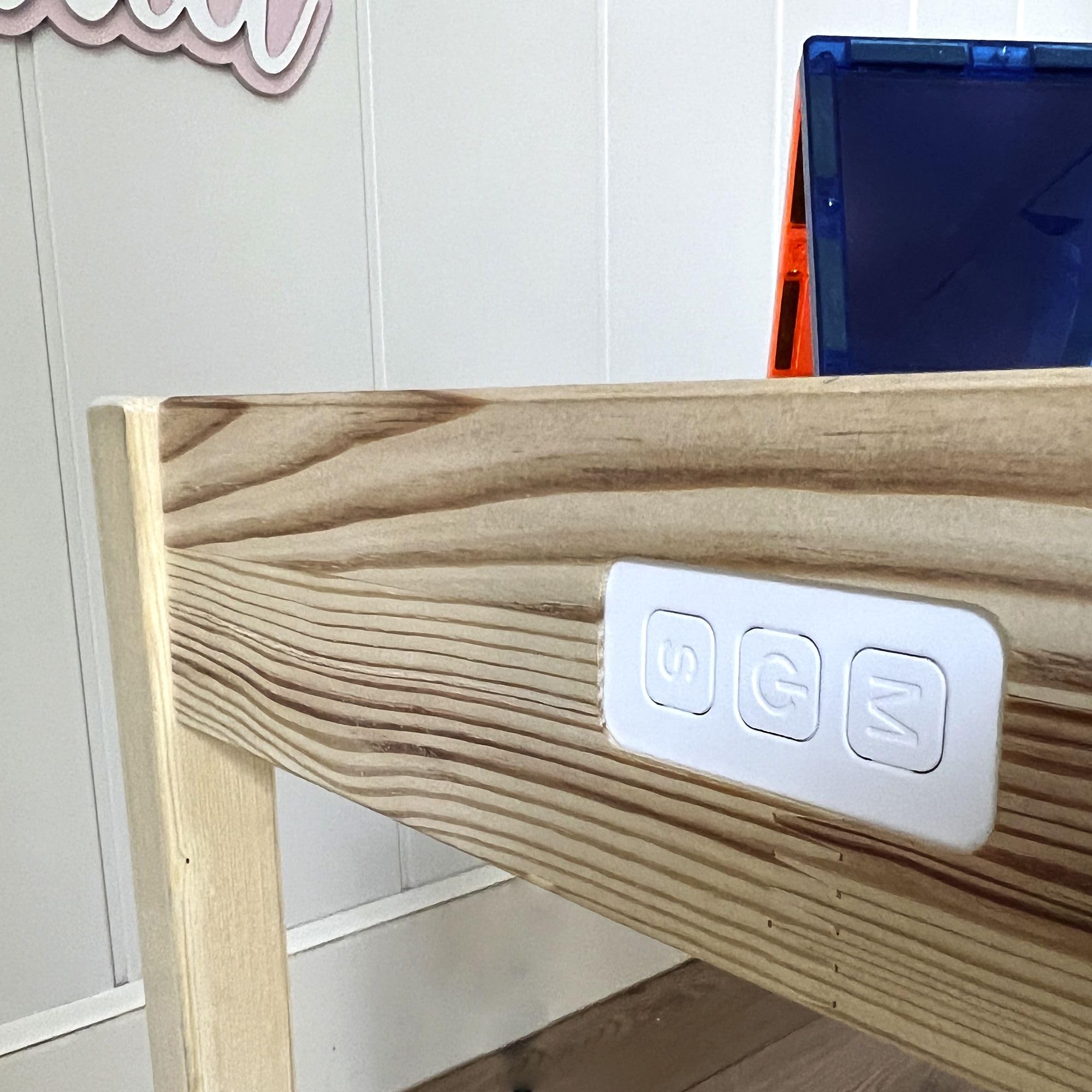 Mesa de luz Montessori con sillas (LED Smart RGB)