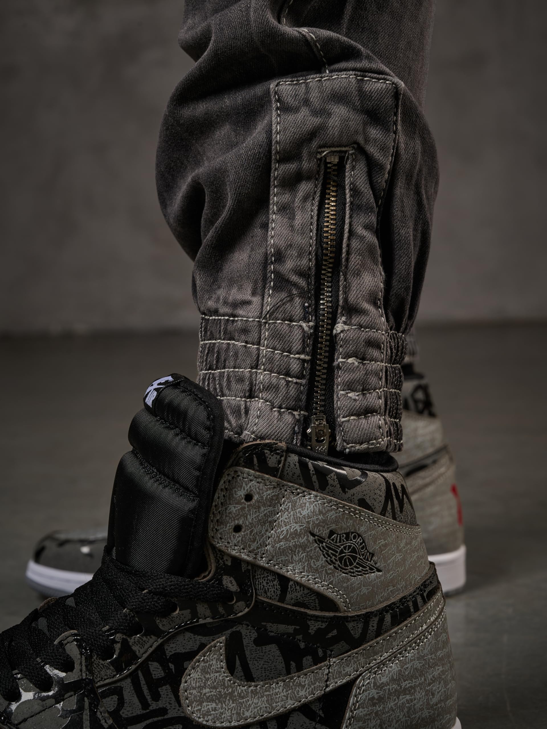 Cipo & Baxx Herren Cargohose | Biker Streetwear Denim | Cargotaschen, Reißverschluss Detail, Stretch | mit trendigem Muster