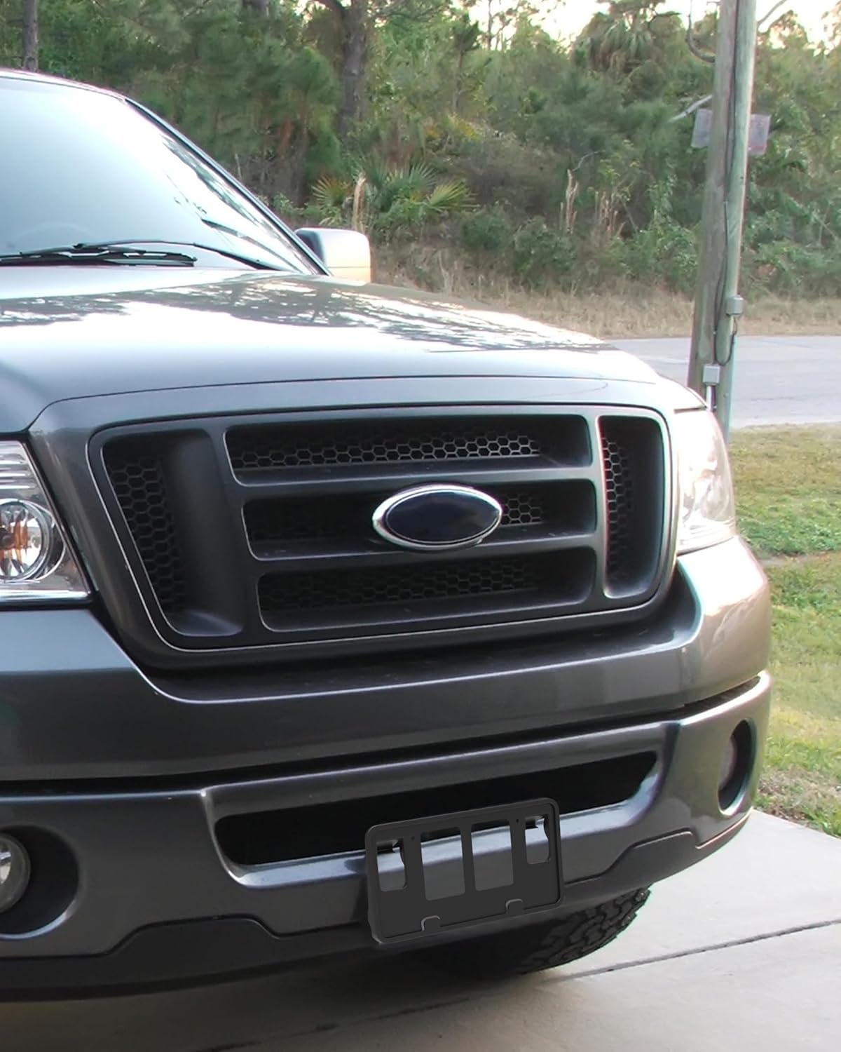 KEWISAUTO Front License Plate Frame for F150 06-08, Black Front Bumper License Plate Bracket Holder Cover for Ford F-150 Lincoln Mark LT 2006 2007 2008 Accessories (1PCS, Replace #6L3Z-17A385-AAA)