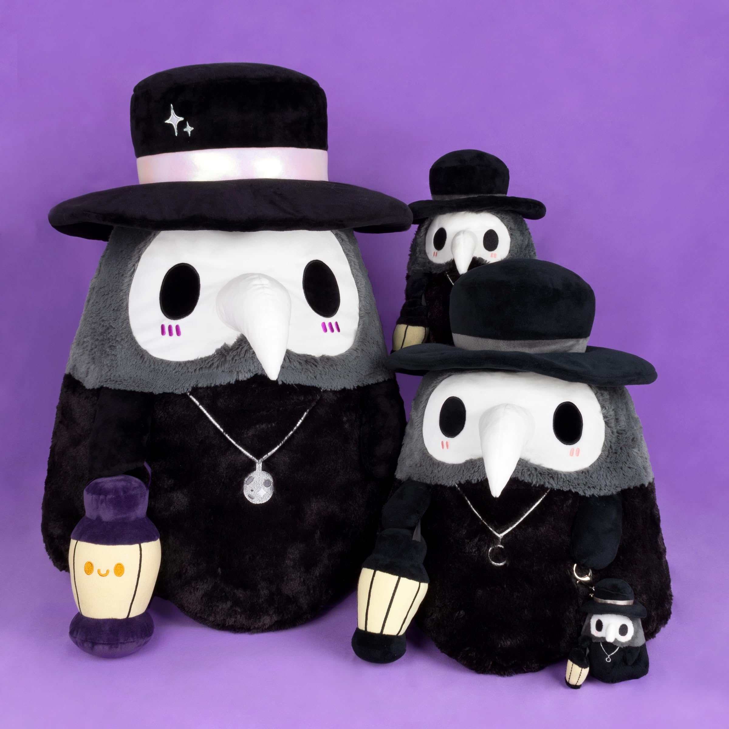 Squishable - Plague Doctor - The Mysterious Doctor Plague Collection - 43 cm - Miękka maskotka kolekcjonerska - Świeci w ciemności