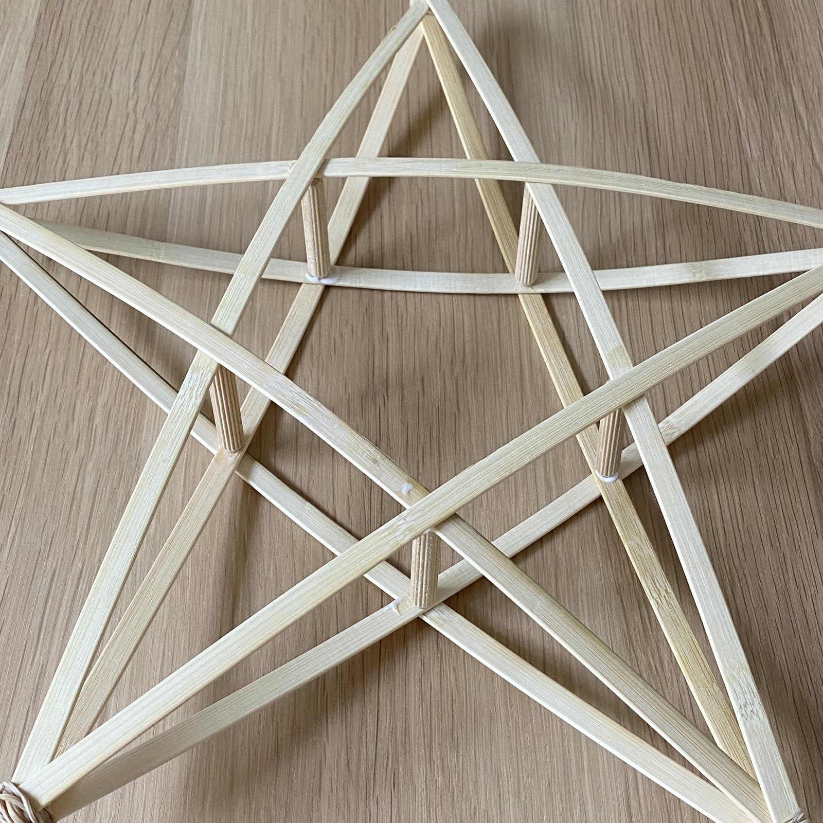 MUKLEI Confezione da 600 bastoncini di bambù da 40 cm, piatti da 0,9 cm, strisce lunghe di bambù per artigianato, modellismo, arte, progetti fai da te