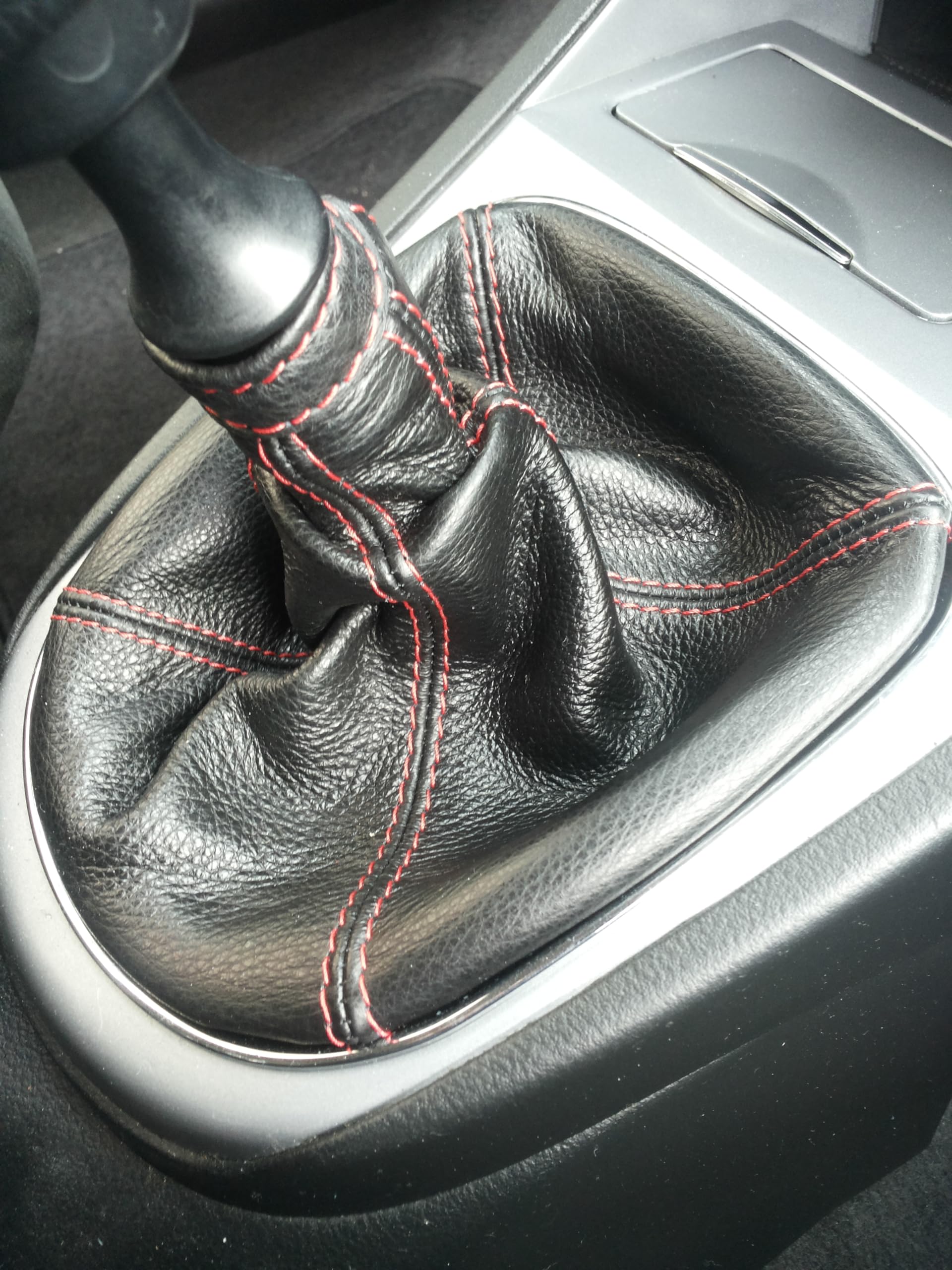 cuffia leva cambio adatta a 147 in vera pelle e cuciture rosse