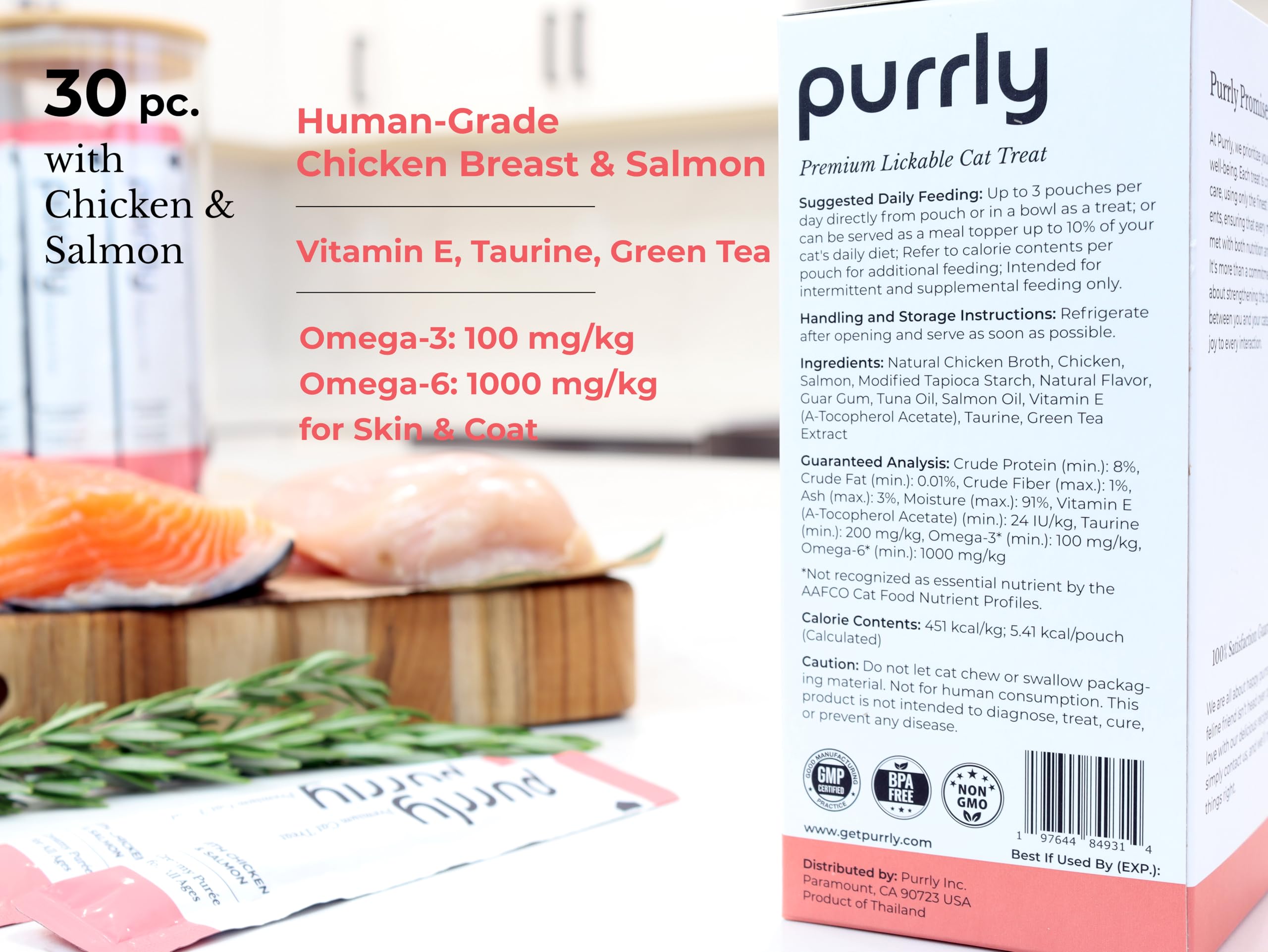 Purrly Puré cremoso de pechuga de pollo y salmón de grado alimenticio con omega 3 y 6 para piel y pelaje (30 unidades) bocadillo suave, saludable y lamedor.