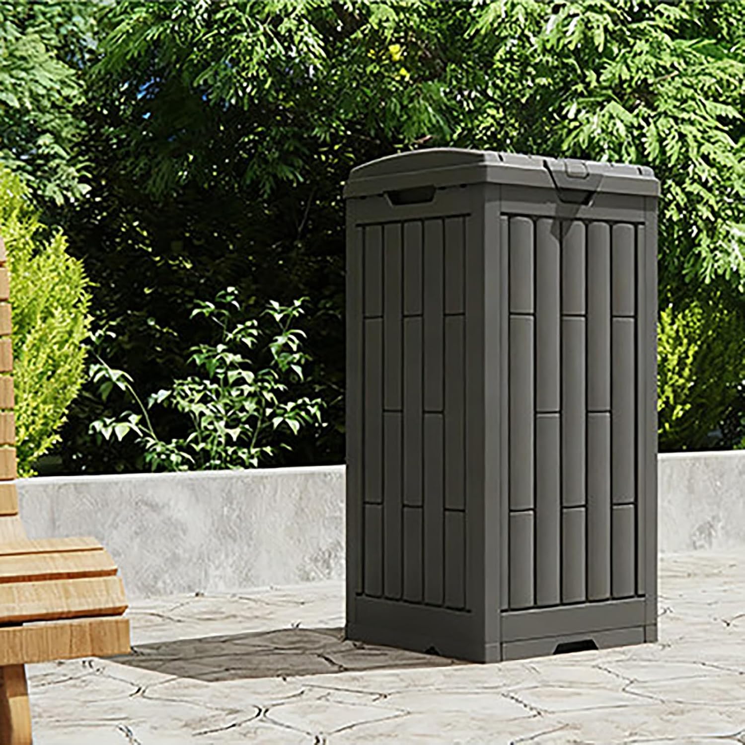 Outdoor Trash Can with Lid & Handle, Commercial Garbage Bin Large Capacity Waste Container, Plastic Garbage Can with Removable Bottom Tray for Patio, Backyard, Pool