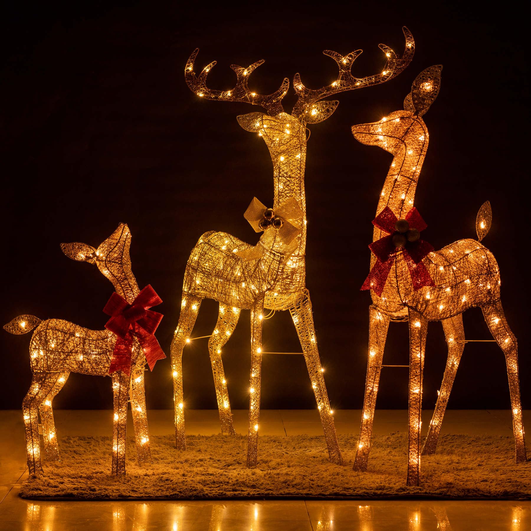 YULETIME 3-Piece Pre-lit 3D Christmas Reindeer Family, Lighted Glitter Christmas Deer Family Holiday Decoration with Warm White LED Lights (3D Family)