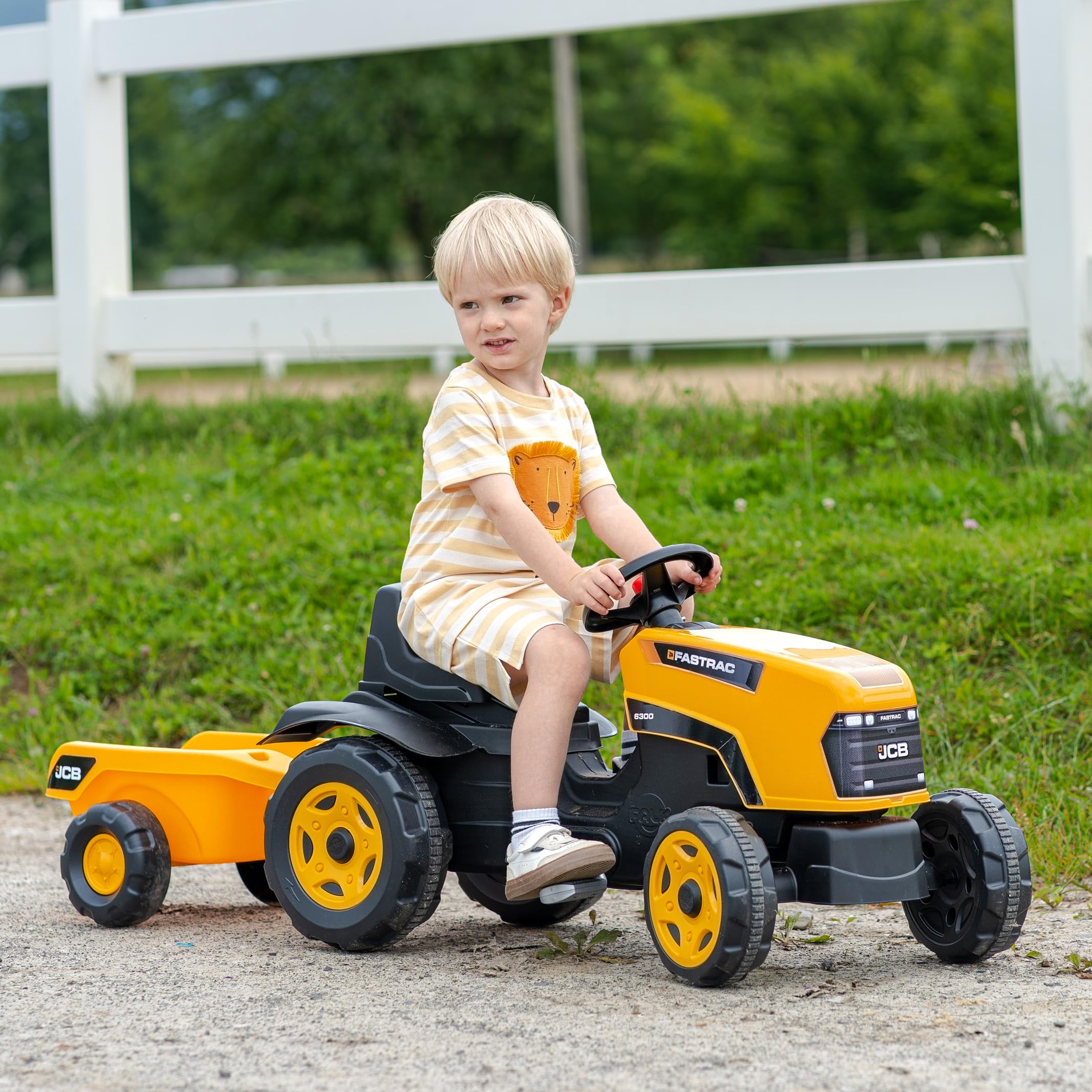 Falk JCB Traktor mit Pedalen für Kinder, mit Anhänger, ab 2 Jahren | Haube zum Öffnen und verstellbarer Sitz