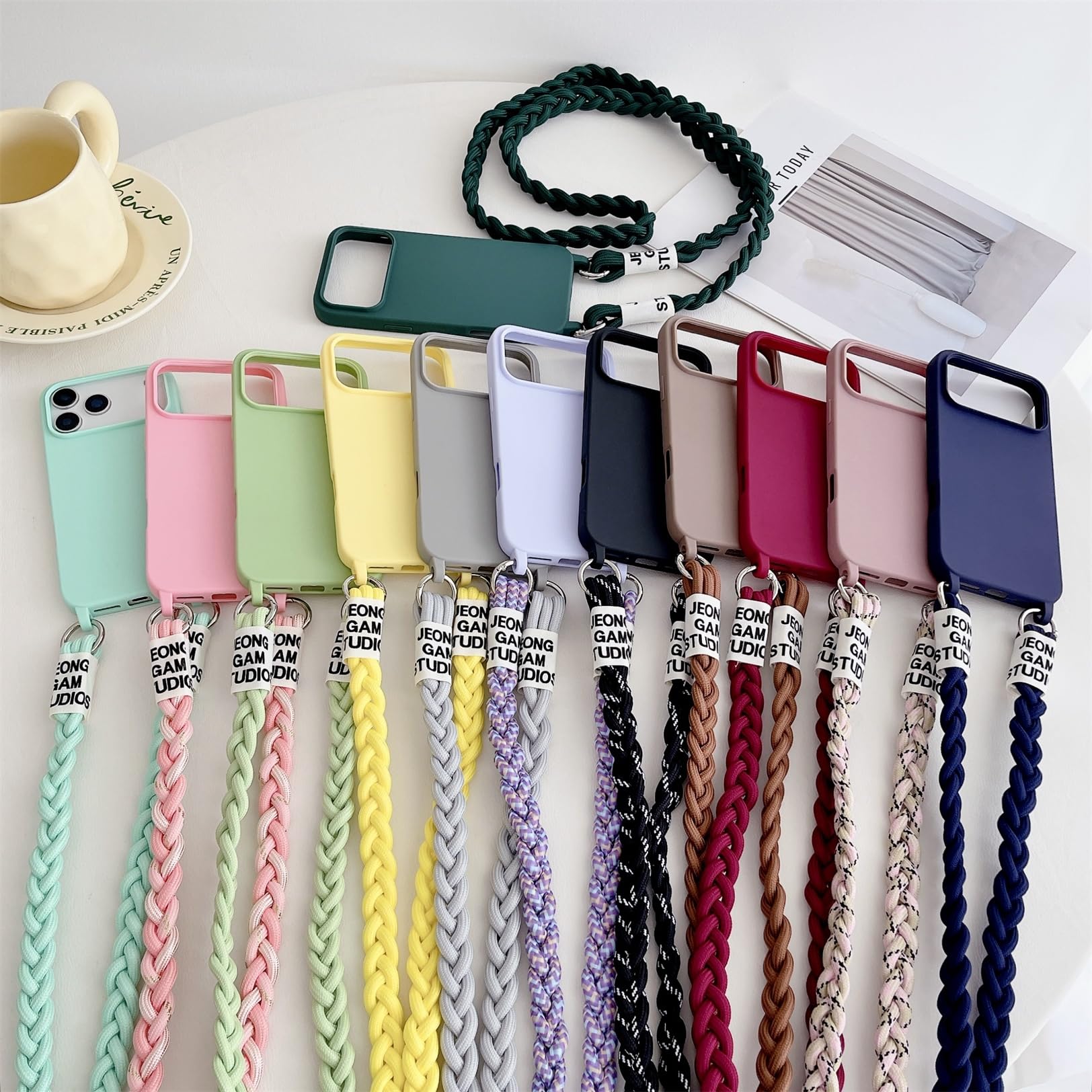 Emlivi Etui z łańcuszkiem do telefonu iPhone 17, etui na telefon z nylonowym paskiem na ramię, płynne silikonowe TPU pokrycie ze sznurkiem do zawieszenia, etui ochronne ze stylowym paskiem do iPhone'a