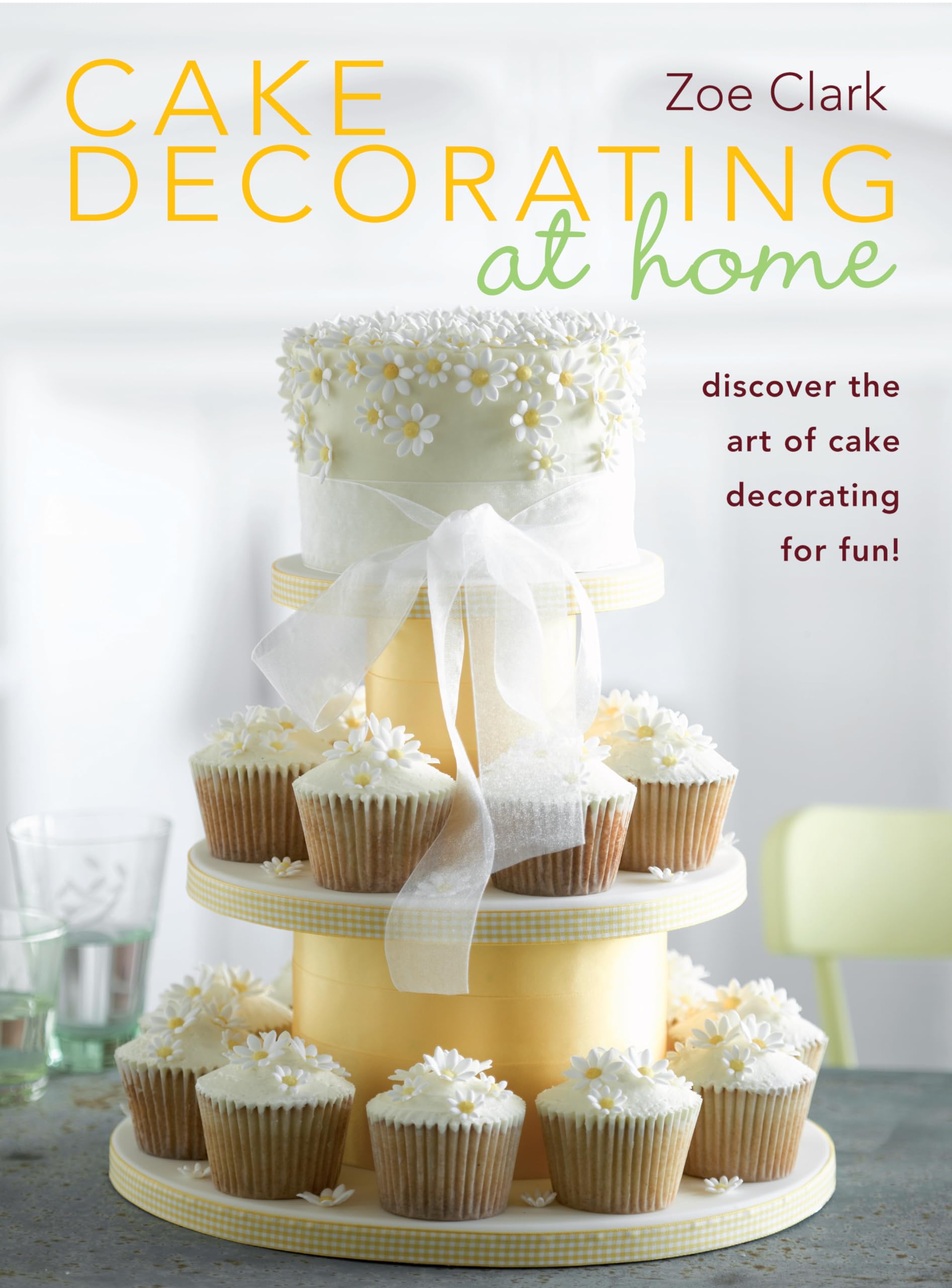 Cake Decorating at Home by Zoe Clark - 9780715337585