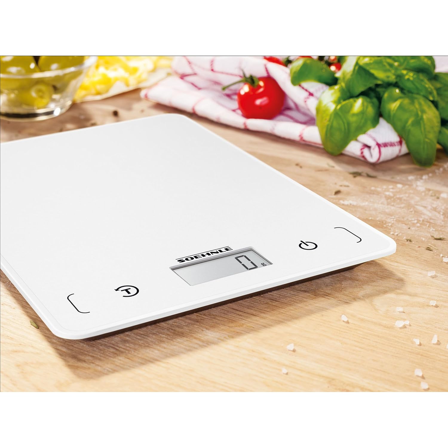 Close-up of Soehnle Page Compact 200 display and buttons