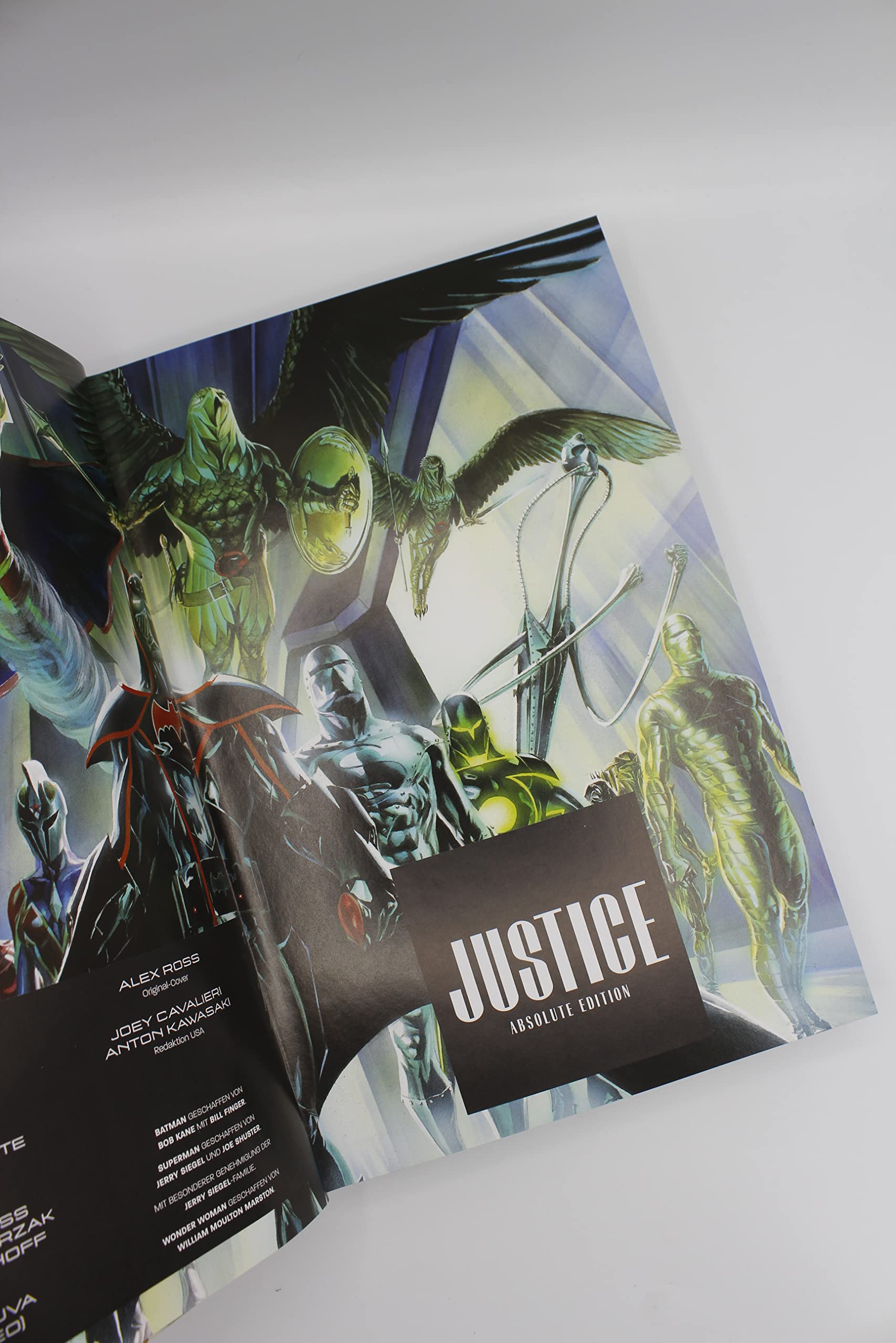 Justice: Absolute Edition: (Hardcover im Schuber)
