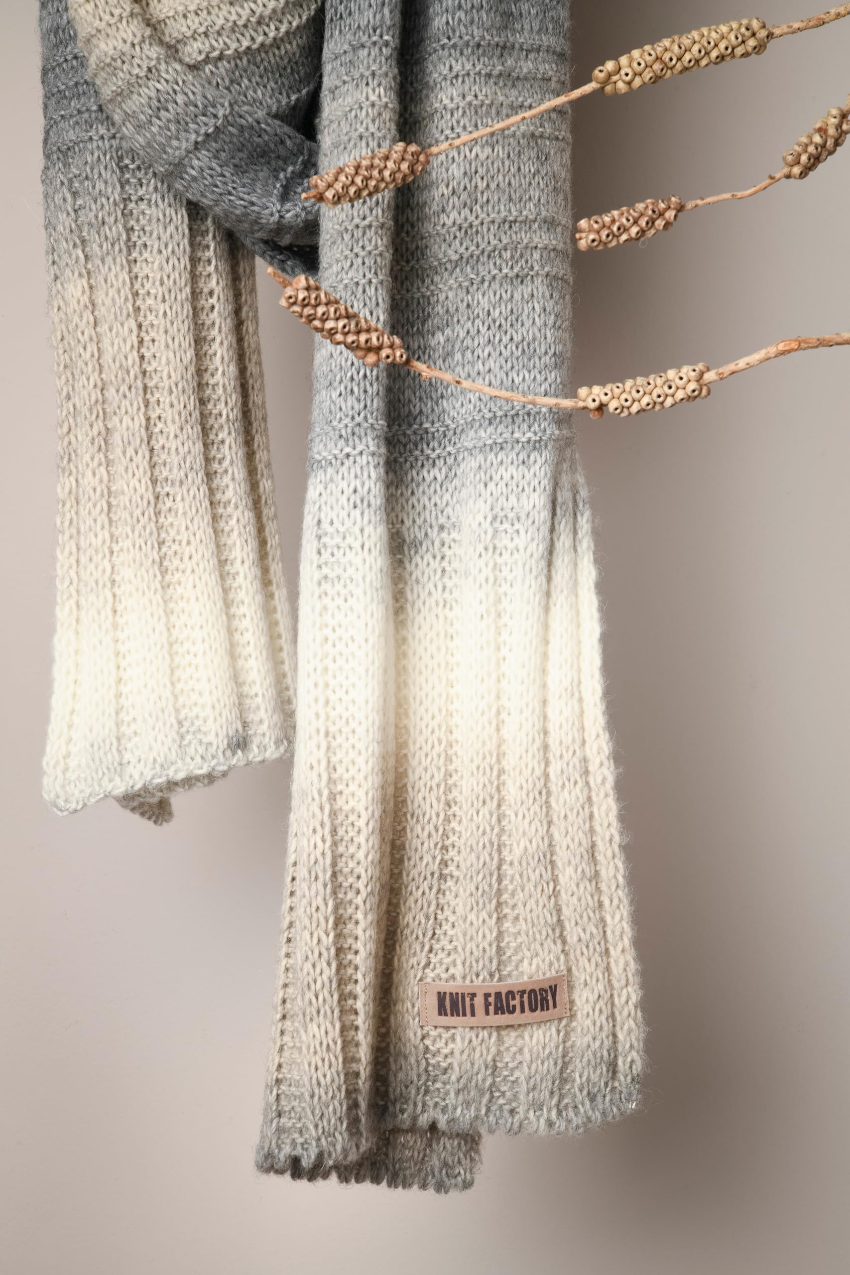 KNIT FACTORY - Mace Schal - Winterschal für Damen und Herren - XXL schal aus 10% Alpakawolle - 220x60 cm