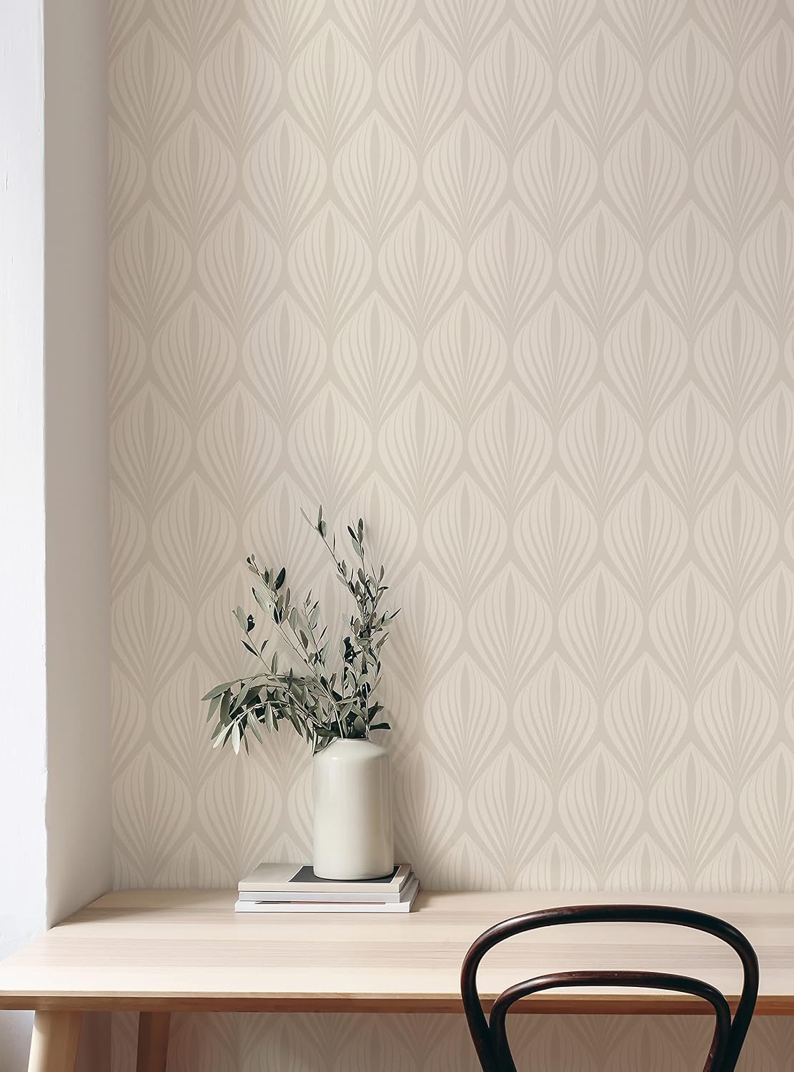 Elegant Modern Leaves Peel and Stick Wallpaper (Single Sheet - 2x9ft, Beige)