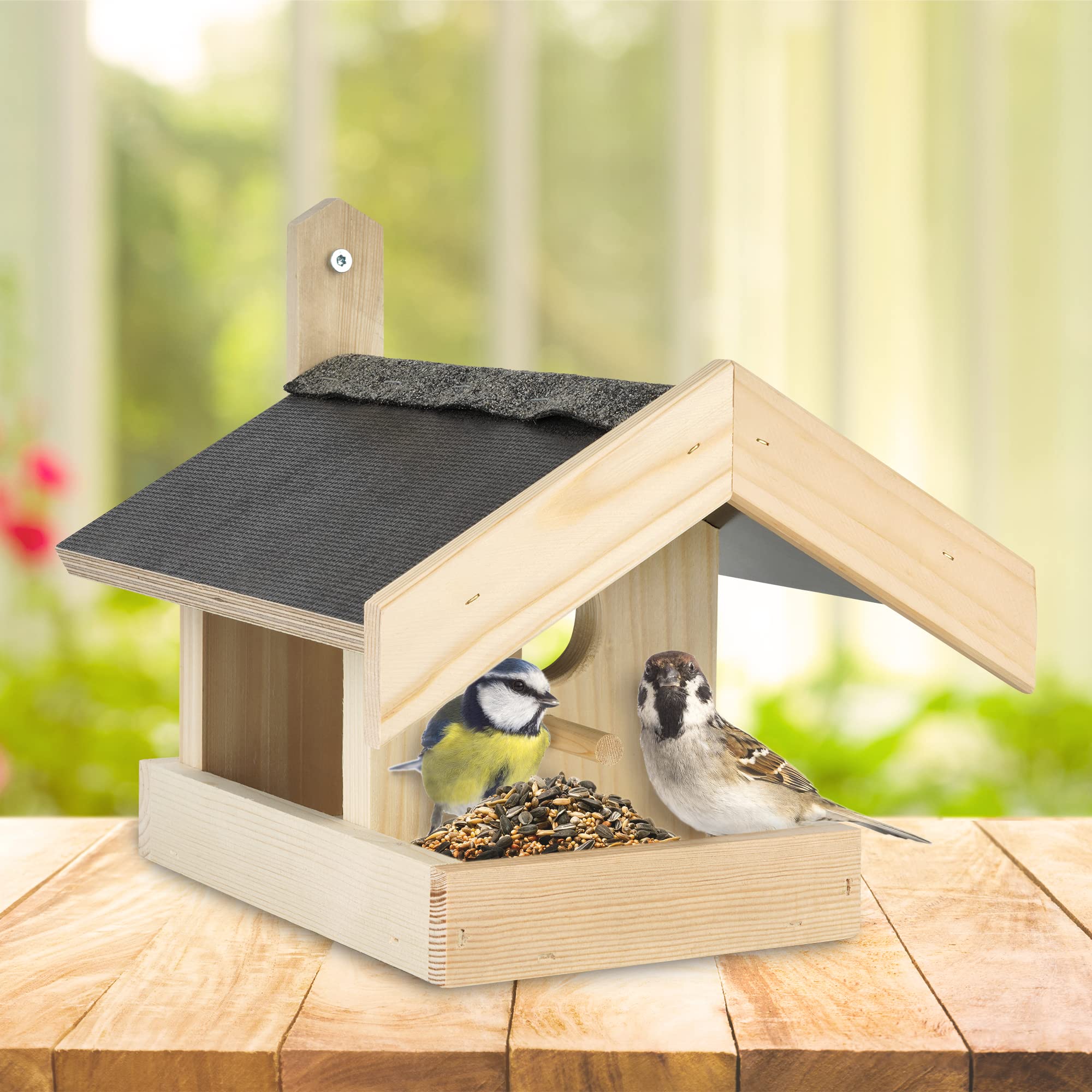 Vogelhaus für Vogelfutter mit Veranda für den Garten – „Made in Germany“ mit positivem sozialen Beitrag