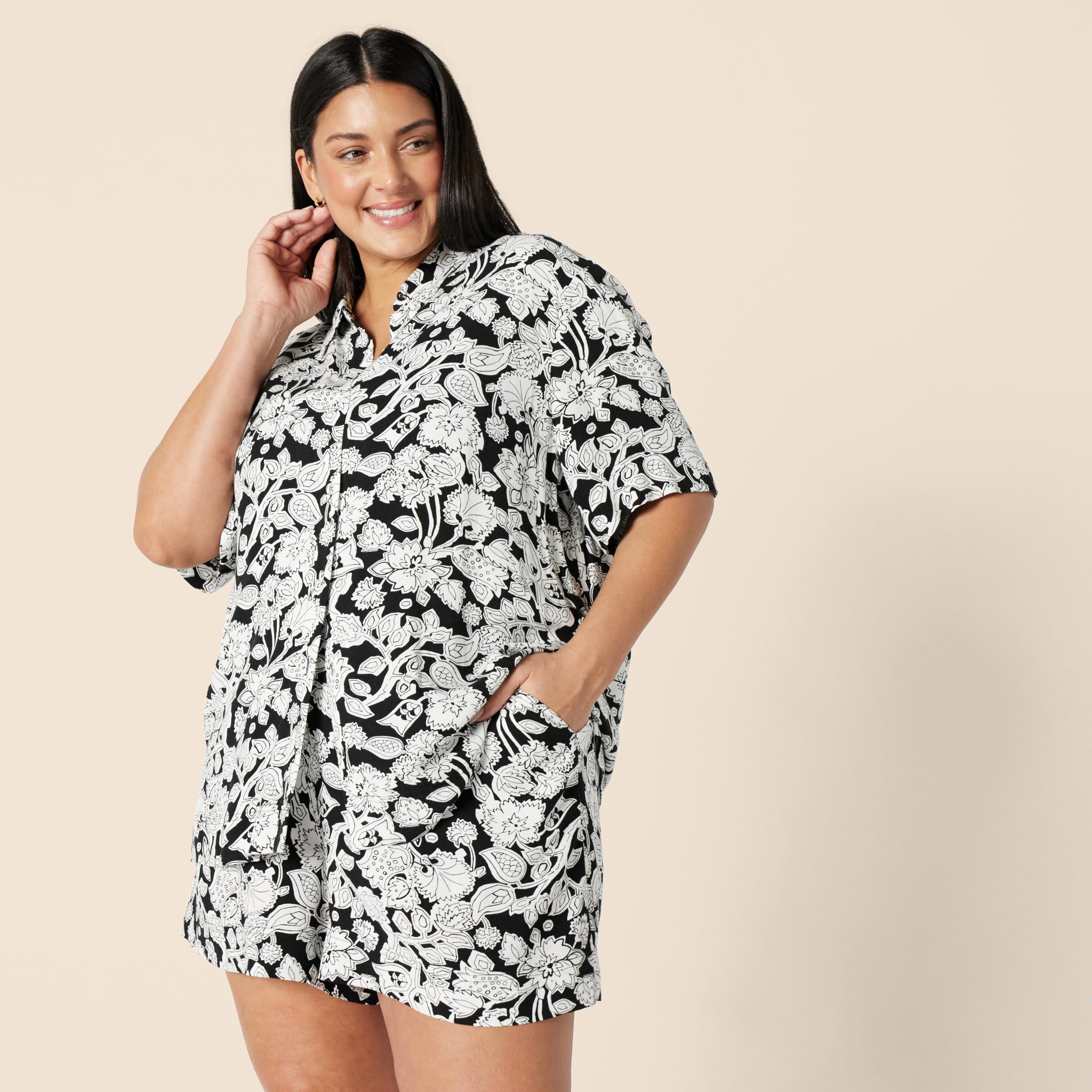 Amazon Essentials Donna Camicia con Bottoni in Twill Fluido, vestibilità Comoda (Pantaloncini Venduti Separatamente)