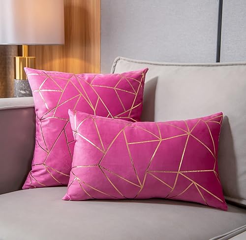 Miniatura 4 de YONGLIU Fundas decorativas de terciopelo para cojines (2 unidades), ultra suaves ideales para Navidad, sofá, dormitorio, automóvil