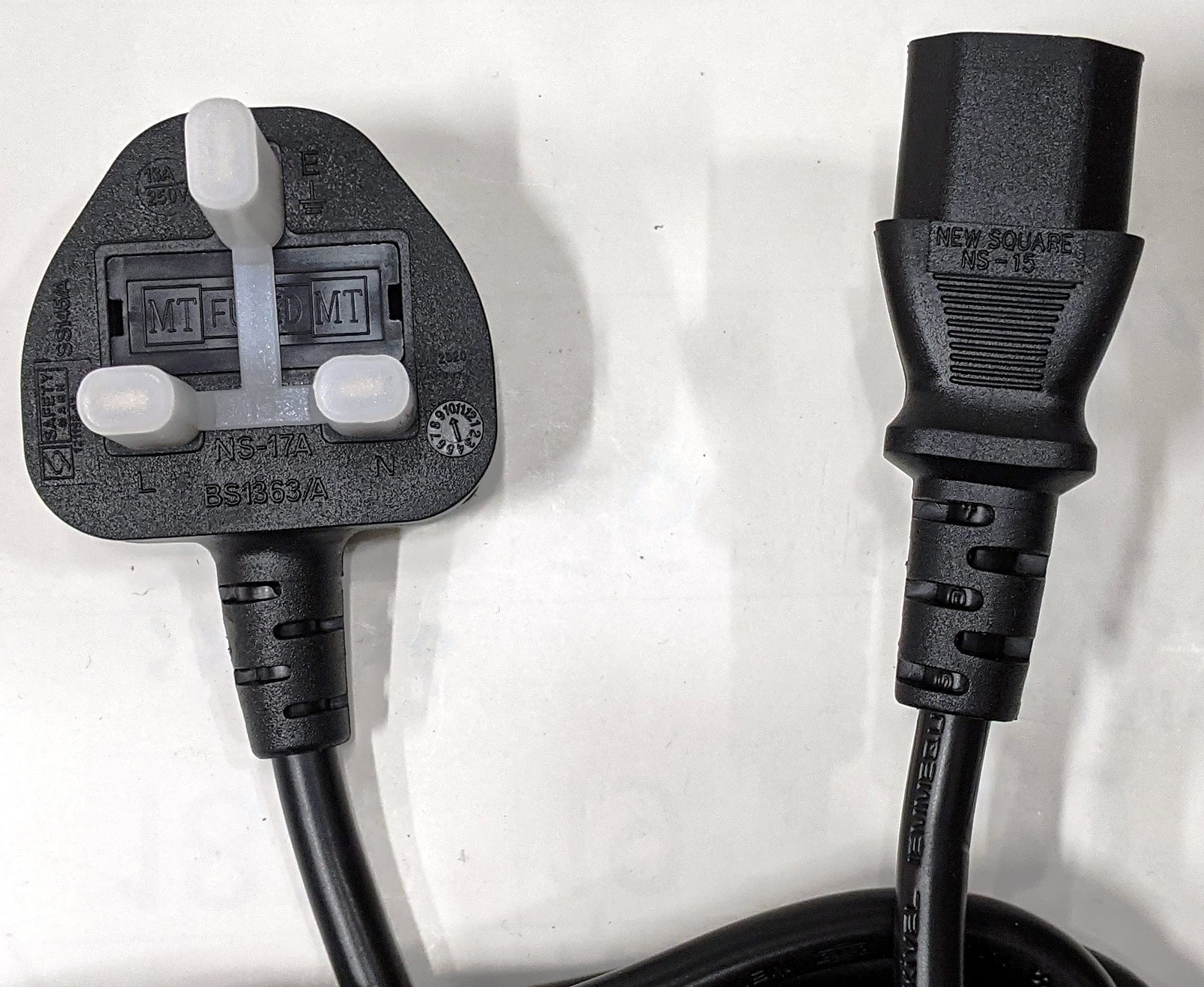 Amazon.co.jp: 海外用電源ケーブル C13:BFプラグ 1.9m : パソコン