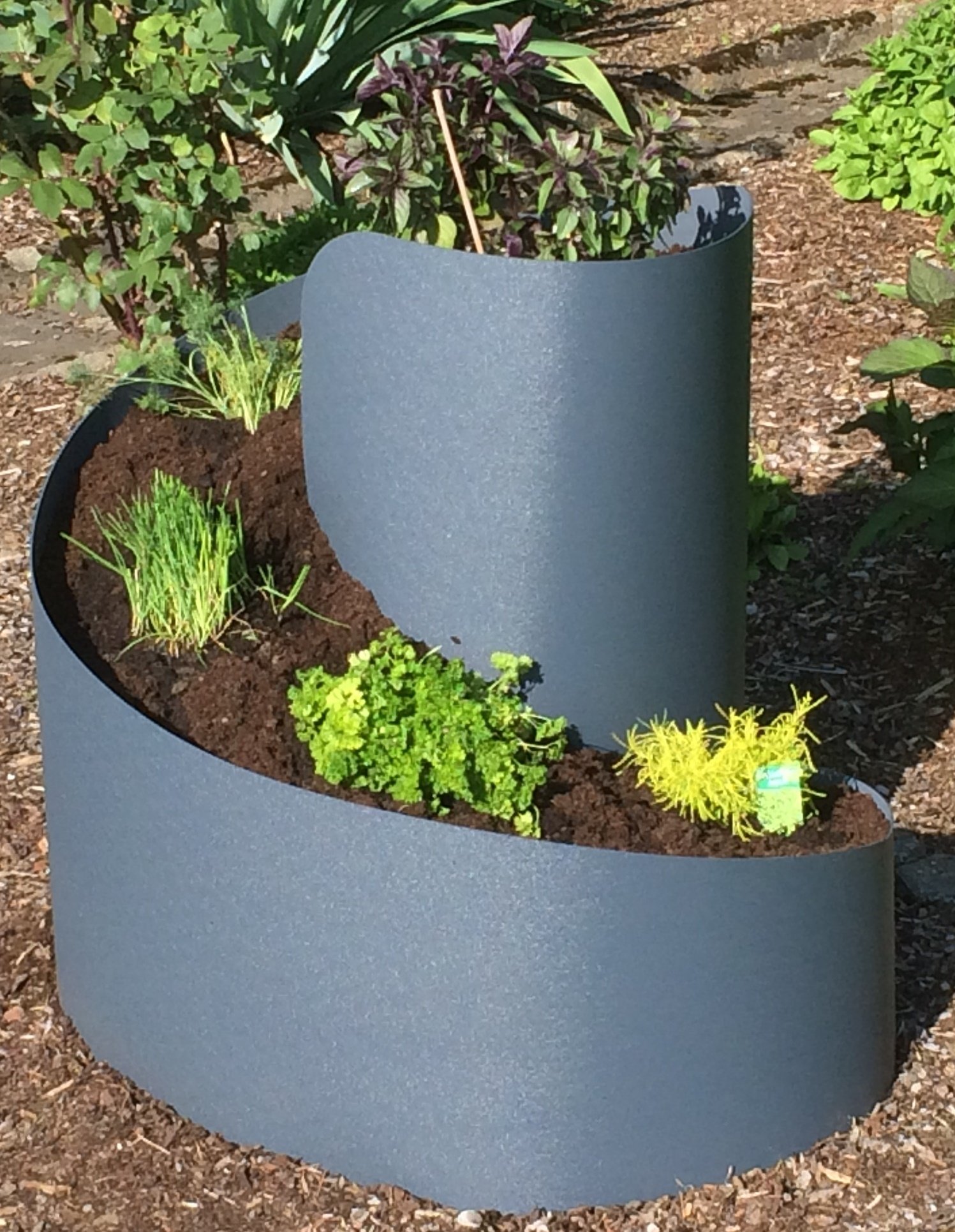 Große Kräuterspirale aus PP – Kräuterschnecke Hochbeet für Garten – Anthrazit Grau RAL 7016 – Ø 80–90 cm, Höhe 80 cm – ohne Boden