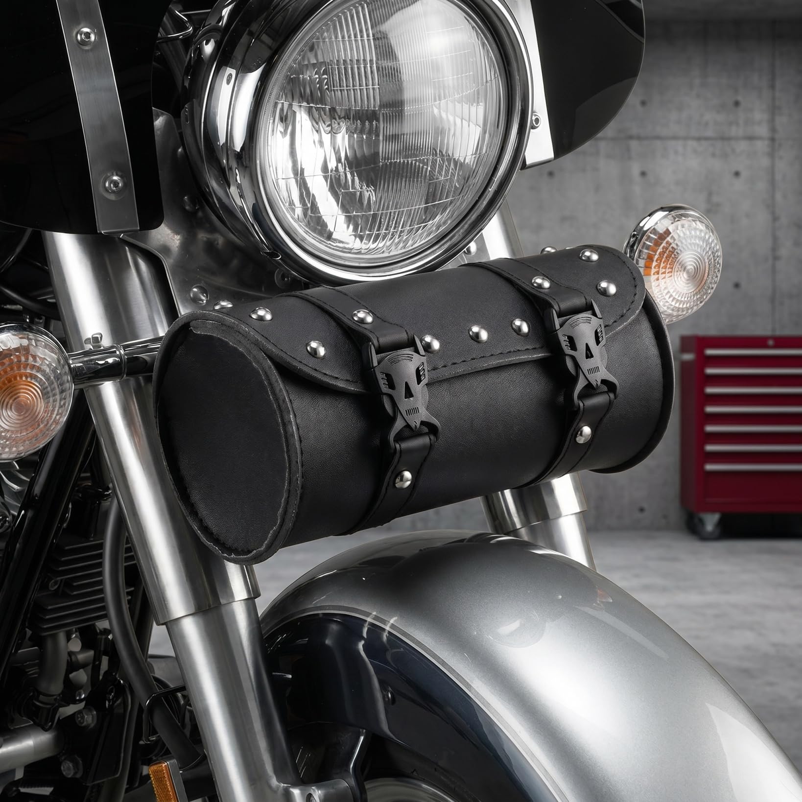 LIOOBO Runde Motorrad Werkzeugrolle aus PU Leder, wasserdichte Satteltasche Universal für Motorrad & Fahrrad, Kleine Werkzeugtasche mit 2 Riemen für Heck, Lenker & Rahmen