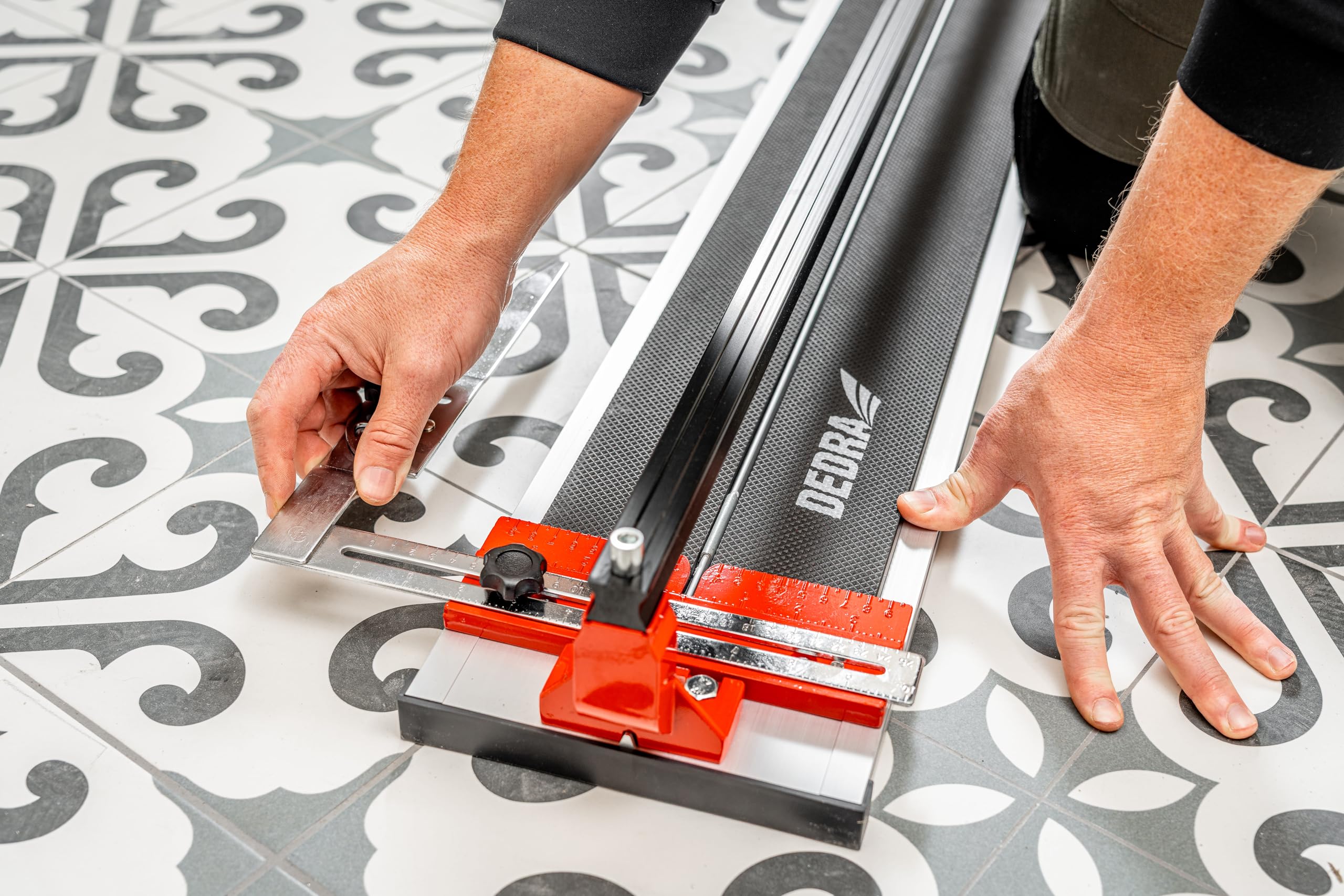 DEDRA - Cortador de azulejos manual, 1200 mm (120 cm), con cojinete de bolas, riel de guía resistente con perfil "X", superficie de trabajo de goma, marco de aluminio